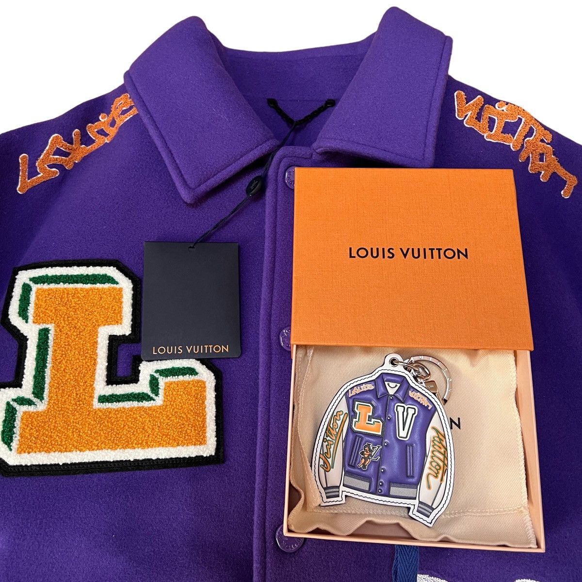 Louis Vuitton × Virgil Abloh LOUIS VUITTON 22AW VIRGIL ABLOH VARSITY JACKET WITH KEYCHAIN Size US M / EU 48-50 / 2 - 19 Thumbnail