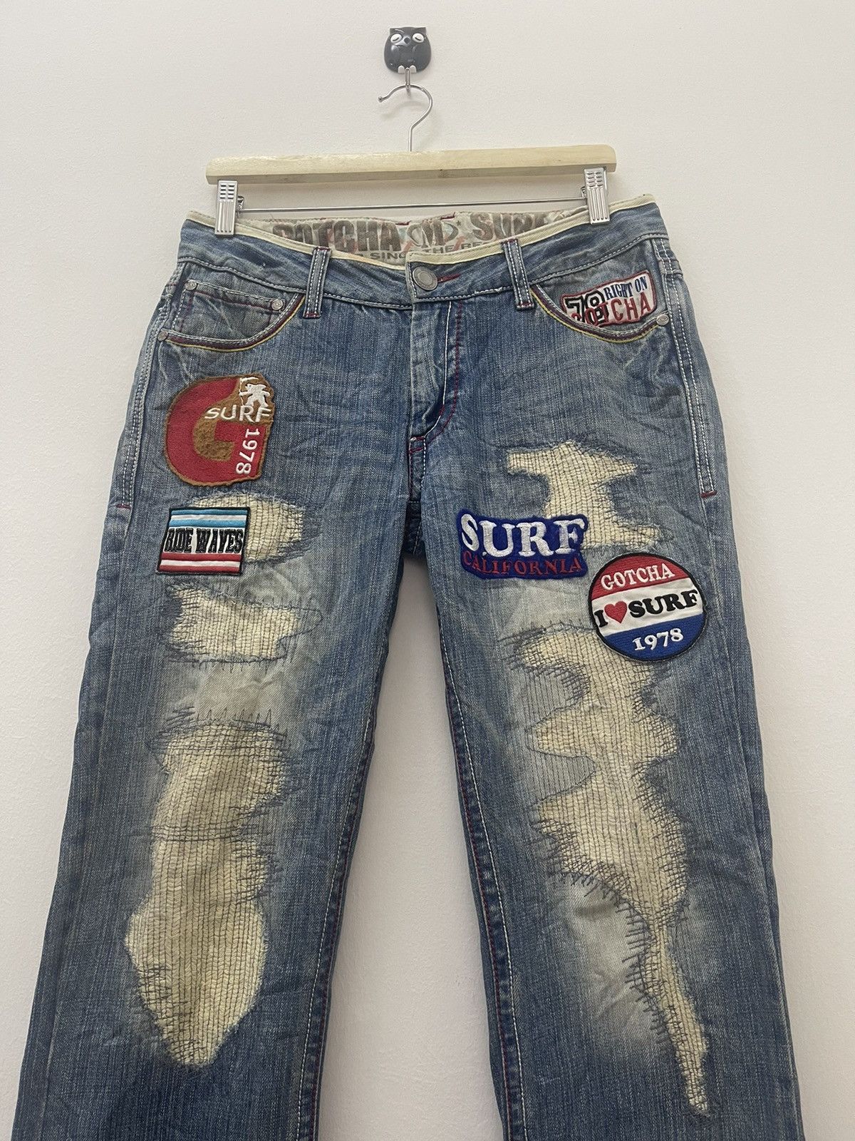 Gotcha Rare Vintage GOTCHA Patches Distressed Thrashed Denim Jeans Size US 32 / EU 48 - 2 Thumbnail