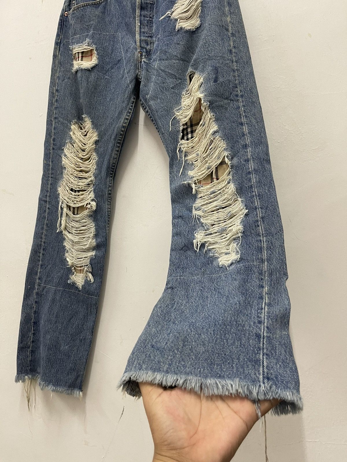 Levi's Rare Vintage LEVIS 501 x BUZZ SPUNKY Distressed Denim Jeans Size US 32 / EU 48 - 2 Thumbnail