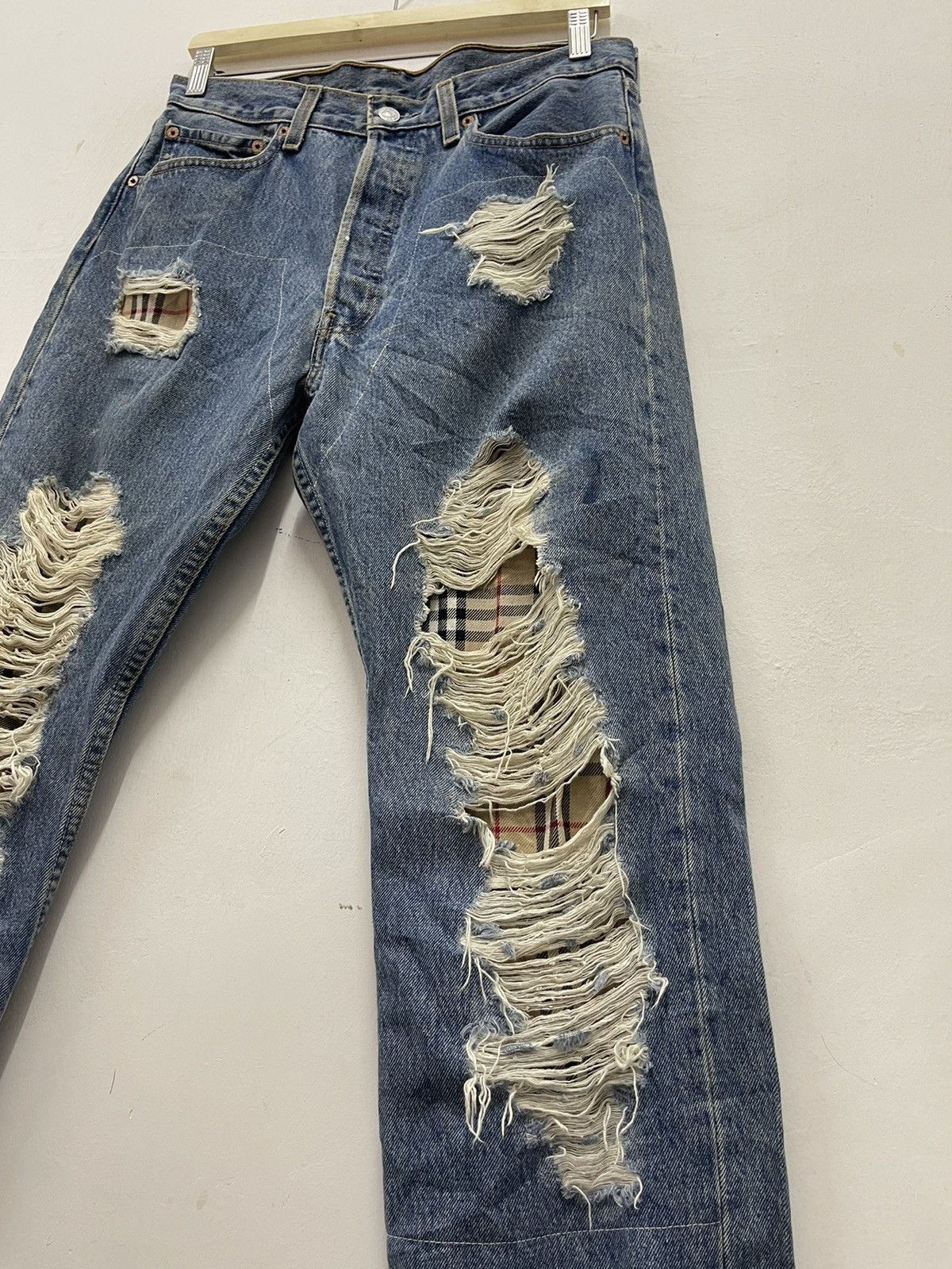 Levi's Rare Vintage LEVIS 501 x BUZZ SPUNKY Distressed Denim Jeans Size US 32 / EU 48 - 4 Thumbnail