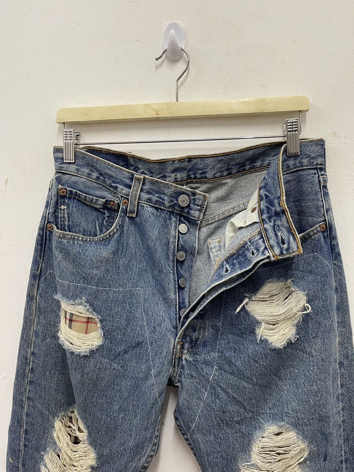 Levi's Rare Vintage LEVIS 501 x BUZZ SPUNKY Distressed Denim Jeans Size US 32 / EU 48 - 7 Thumbnail