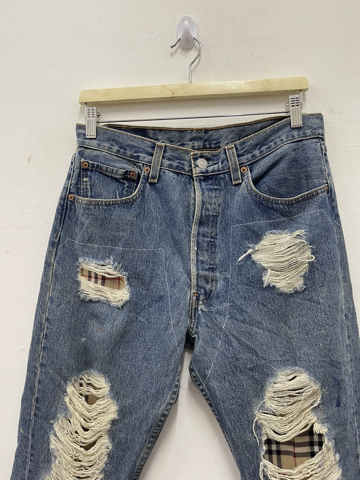 Levi's Rare Vintage LEVIS 501 x BUZZ SPUNKY Distressed Denim Jeans Size US 32 / EU 48 - 6 Thumbnail