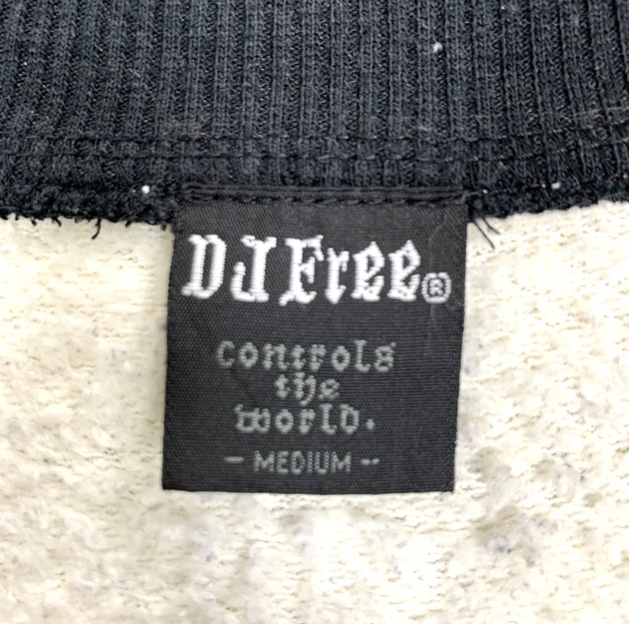 Japanese Brand Vintage Dj Free Cross Logo Zip Up Light Jacket Size L Size US L / EU 52-54 / 3 - 9 Thumbnail