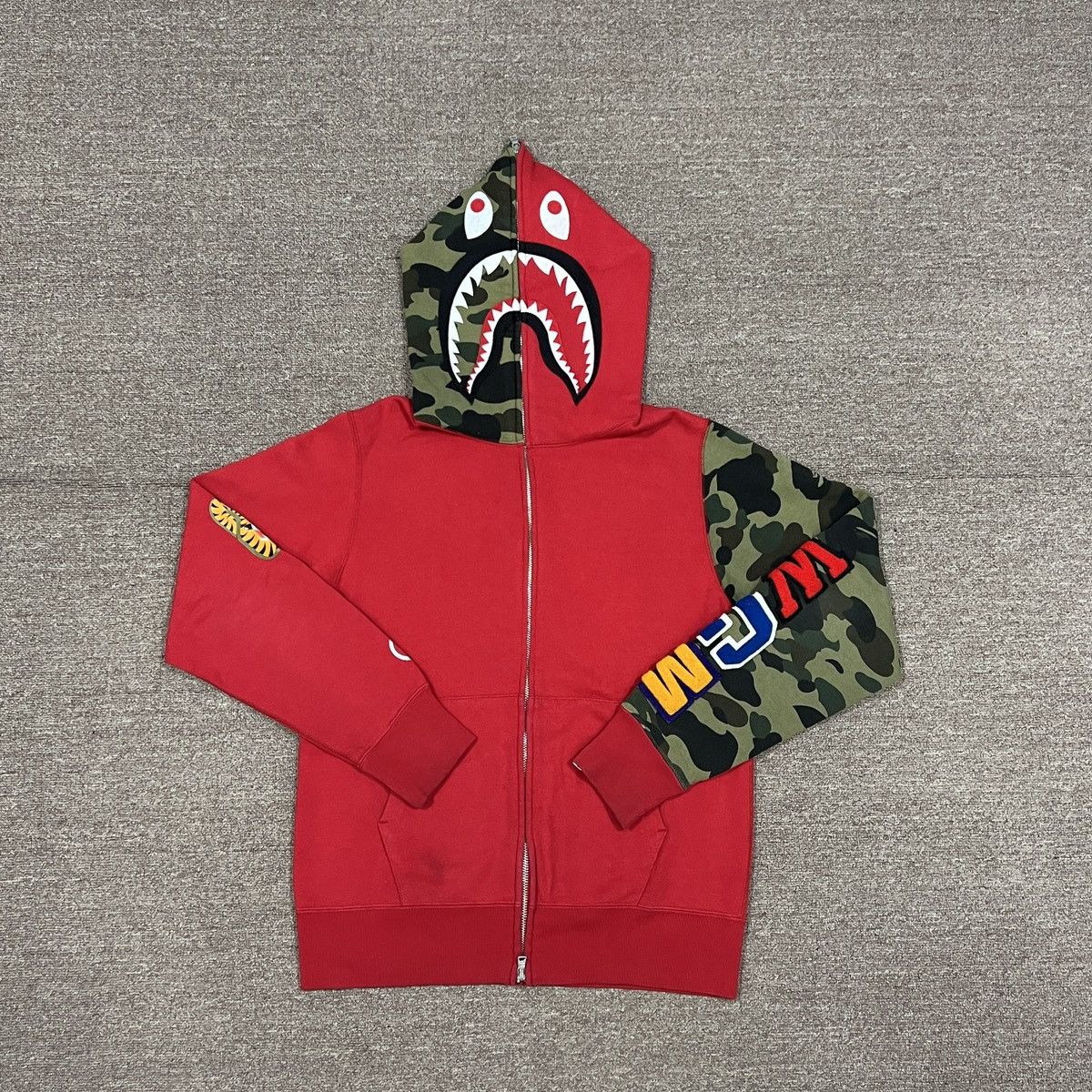 Bape 1st Camo Shark Full Zip Hoodie Size US M / EU 48-50 / 2 - 1 Thumbnail