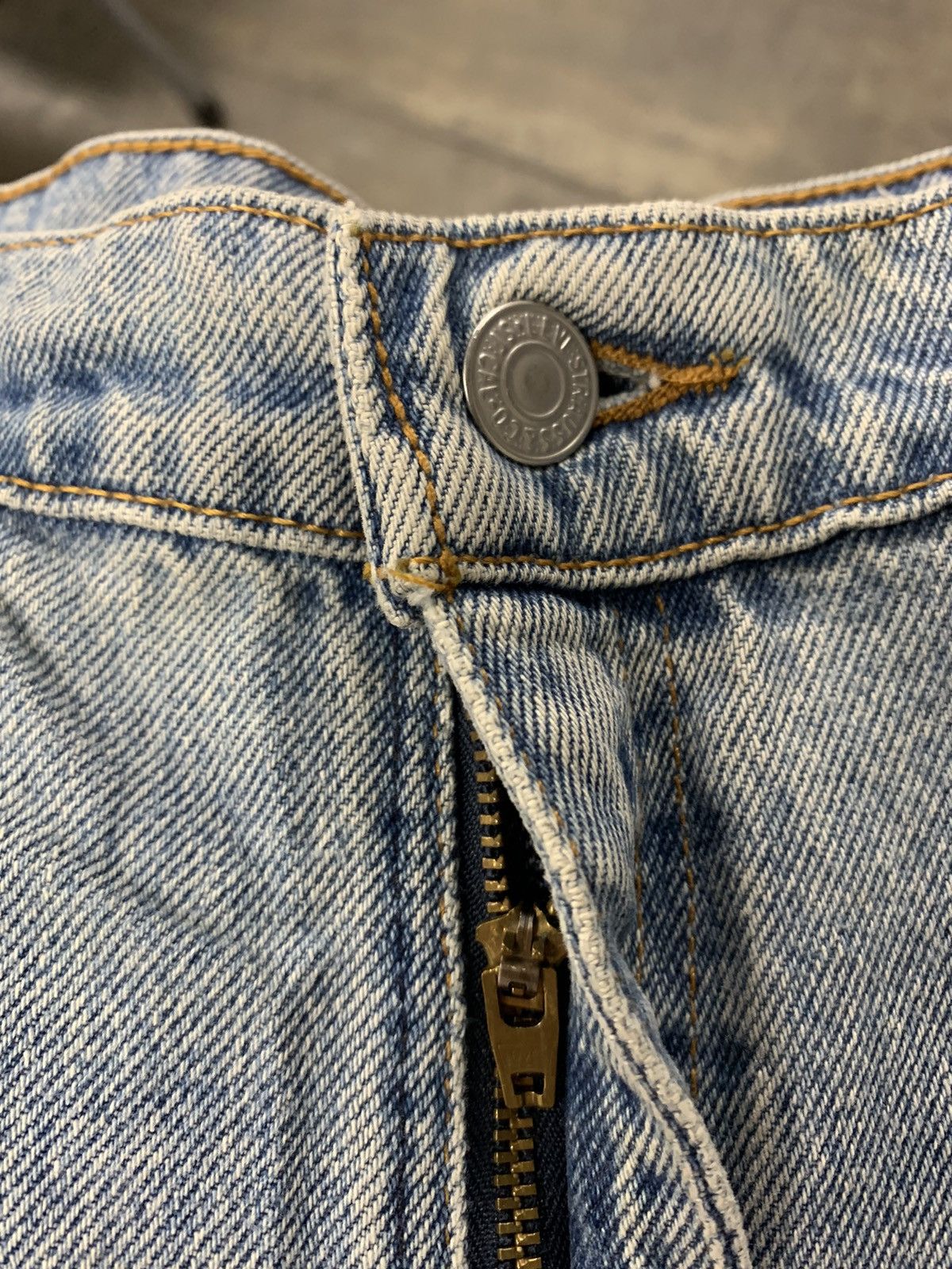 Jean × Levi's × Vintage Vintage Levi’s 550 Relaxed Faded Fit Made in USA Jeans Size US 37 - 8 Thumbnail