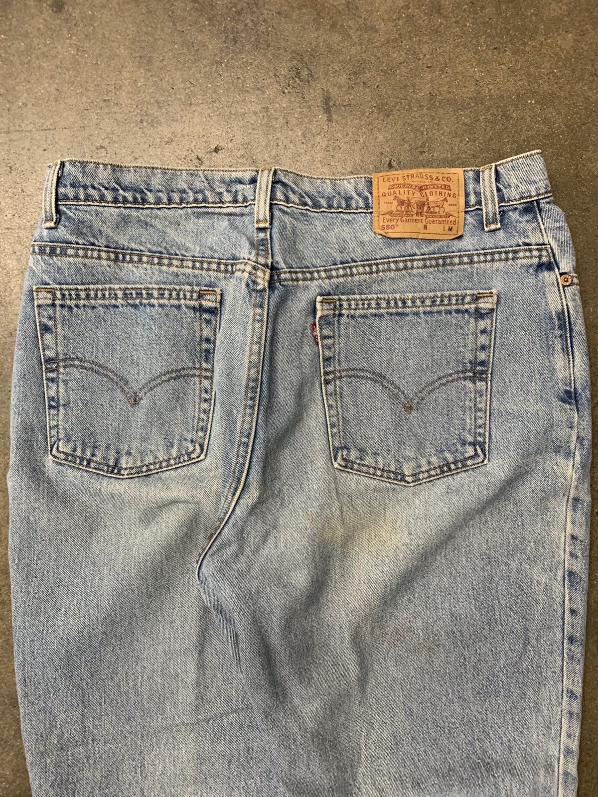 Jean × Levi's × Vintage Vintage Levi’s 550 Relaxed Faded Fit Made in USA Jeans Size US 37 - 5 Thumbnail