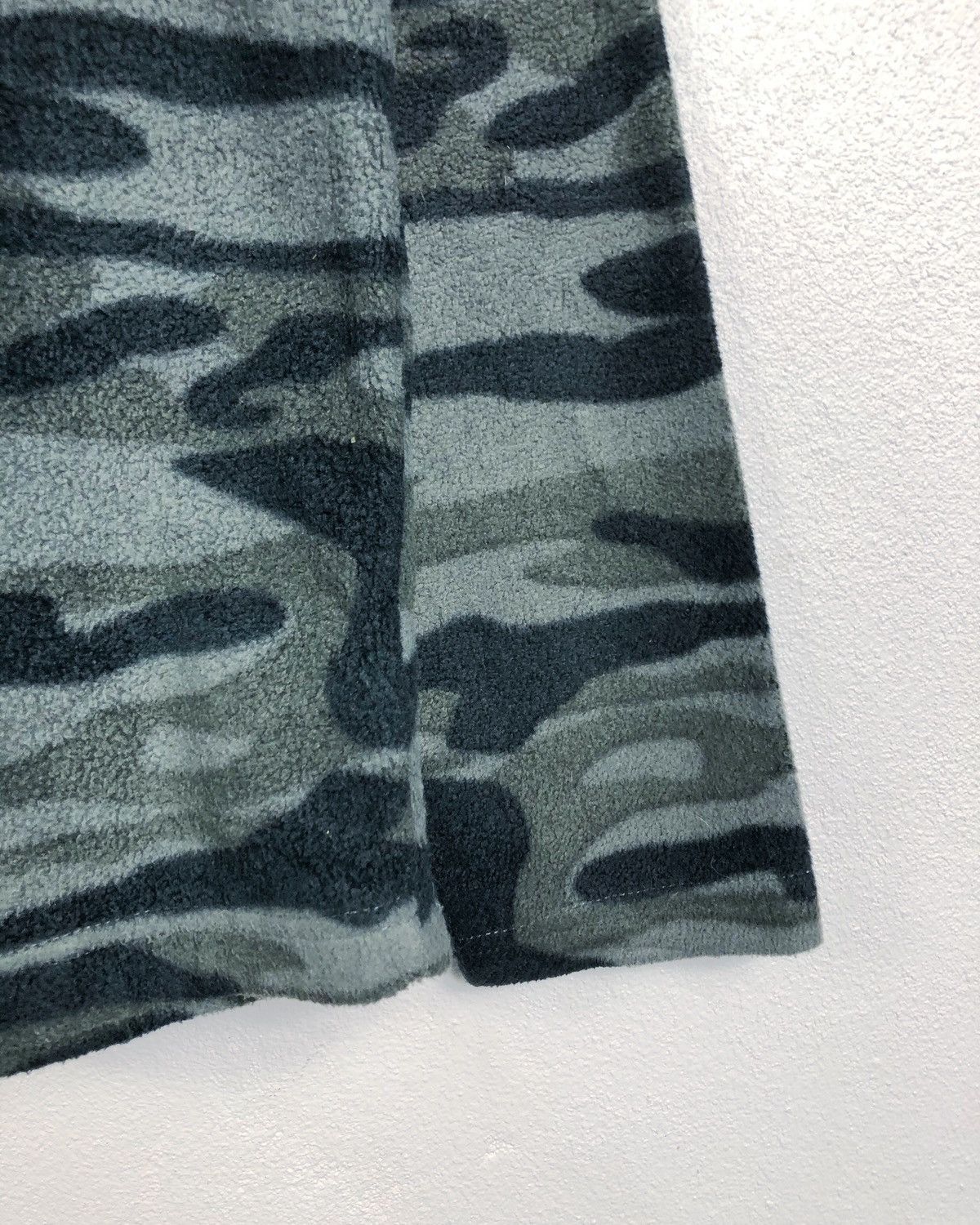 MLB × New York Yankees × Vintage Rare Vintage New York Yankees MLB Camo Fleece Jumper Size US XL / EU 56 / 4 - 5 Thumbnail