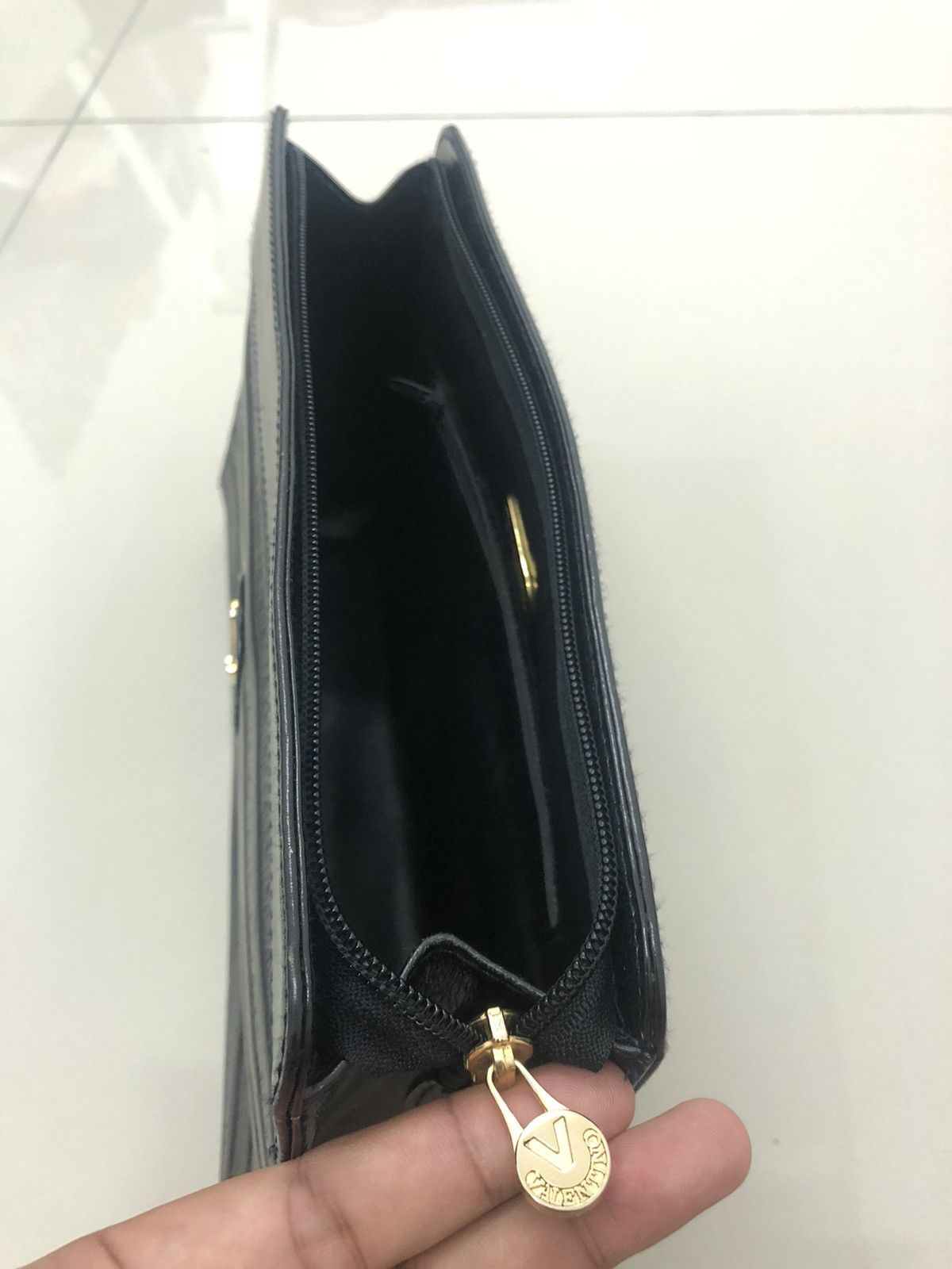 Valentino Rare Vintage VALENTINO Embossed Clutch Bag Size ONE SIZE - 8 Thumbnail
