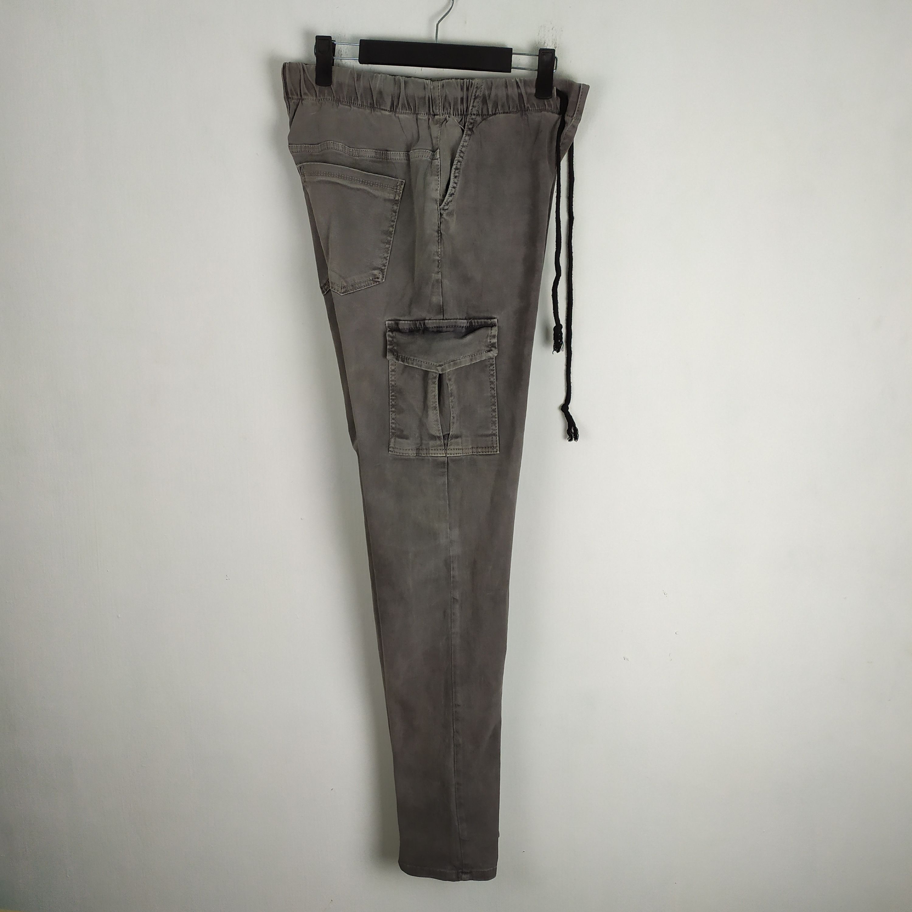 Japanese Brand JAPANESE BRAND SPRING WAIST FADED BLACK CARGO PANTS Size US 30 / EU 46 - 2 Thumbnail