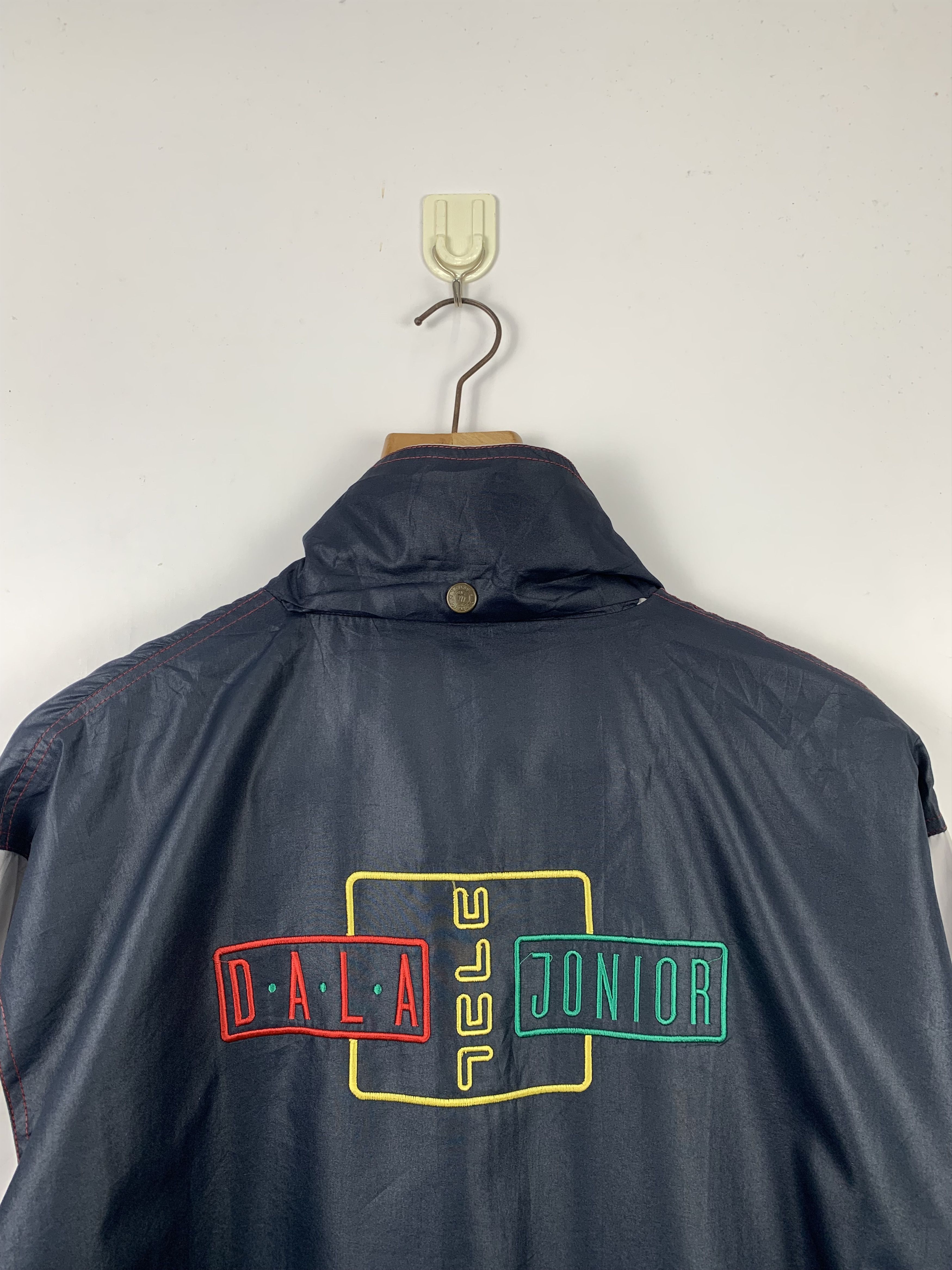 Japanese Brand Vintage JONIOR Big Logo Windbreaker Jacket J0422 Size US L / EU 52-54 / 3 - 10 Thumbnail