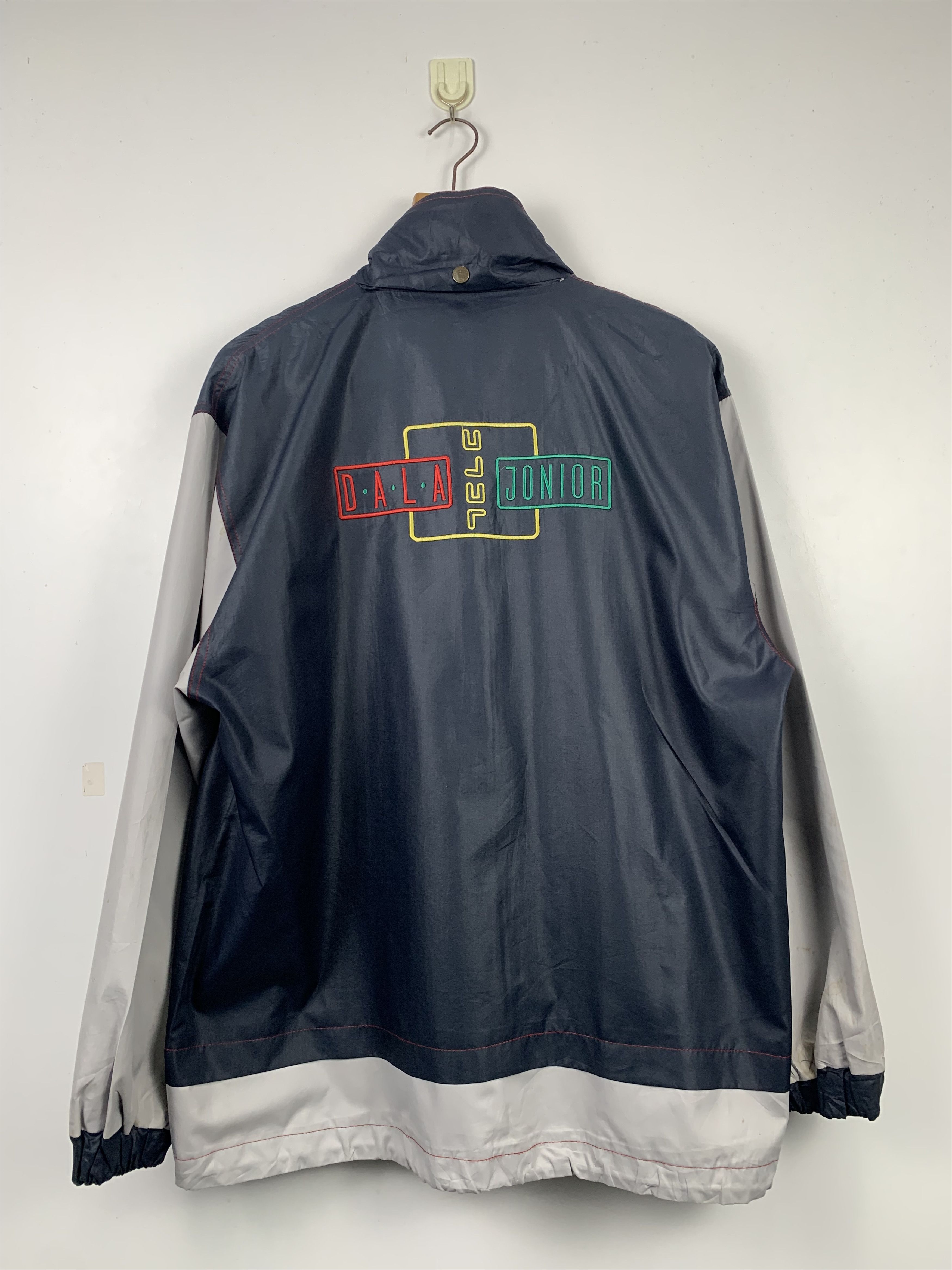 Japanese Brand Vintage JONIOR Big Logo Windbreaker Jacket J0422 Size US L / EU 52-54 / 3 - 9 Thumbnail