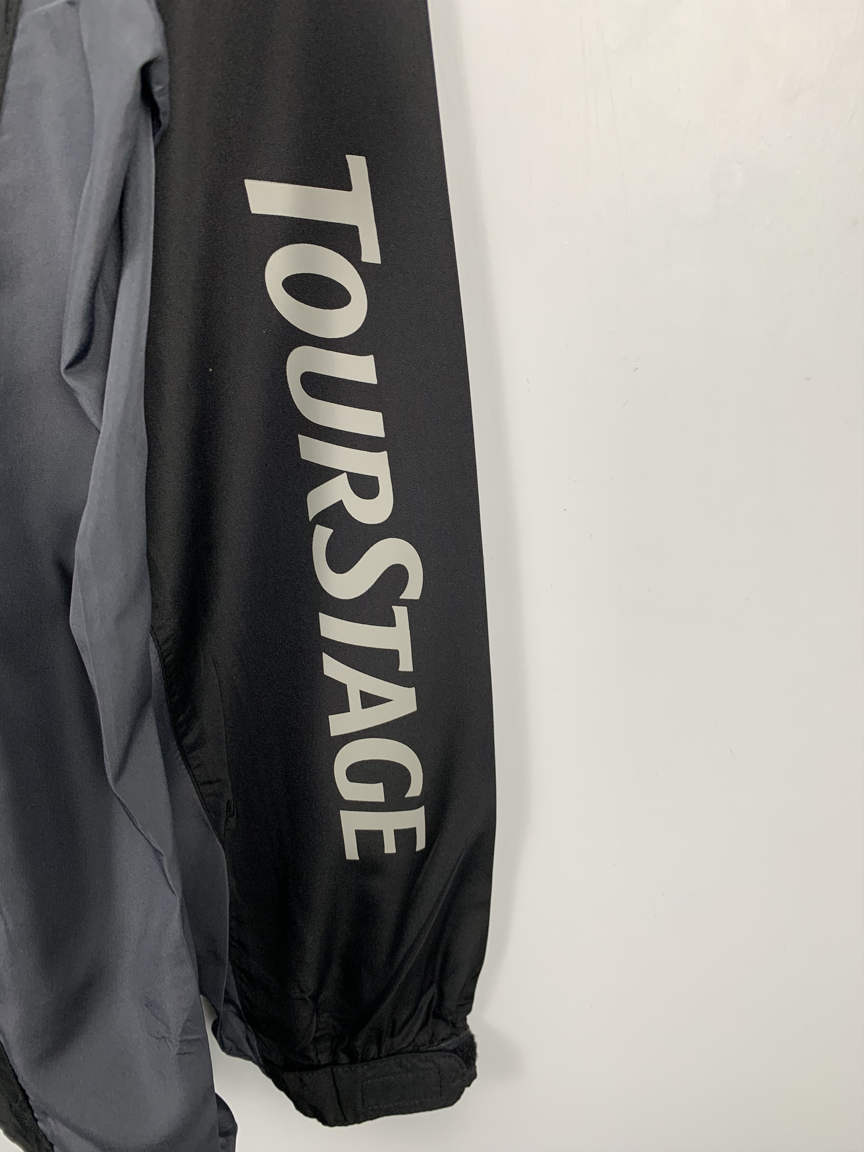 Japanese Brand Vintage Tour Stage Windbreaker Zip Up Size US S / EU 44-46 / 1 - 3 Thumbnail
