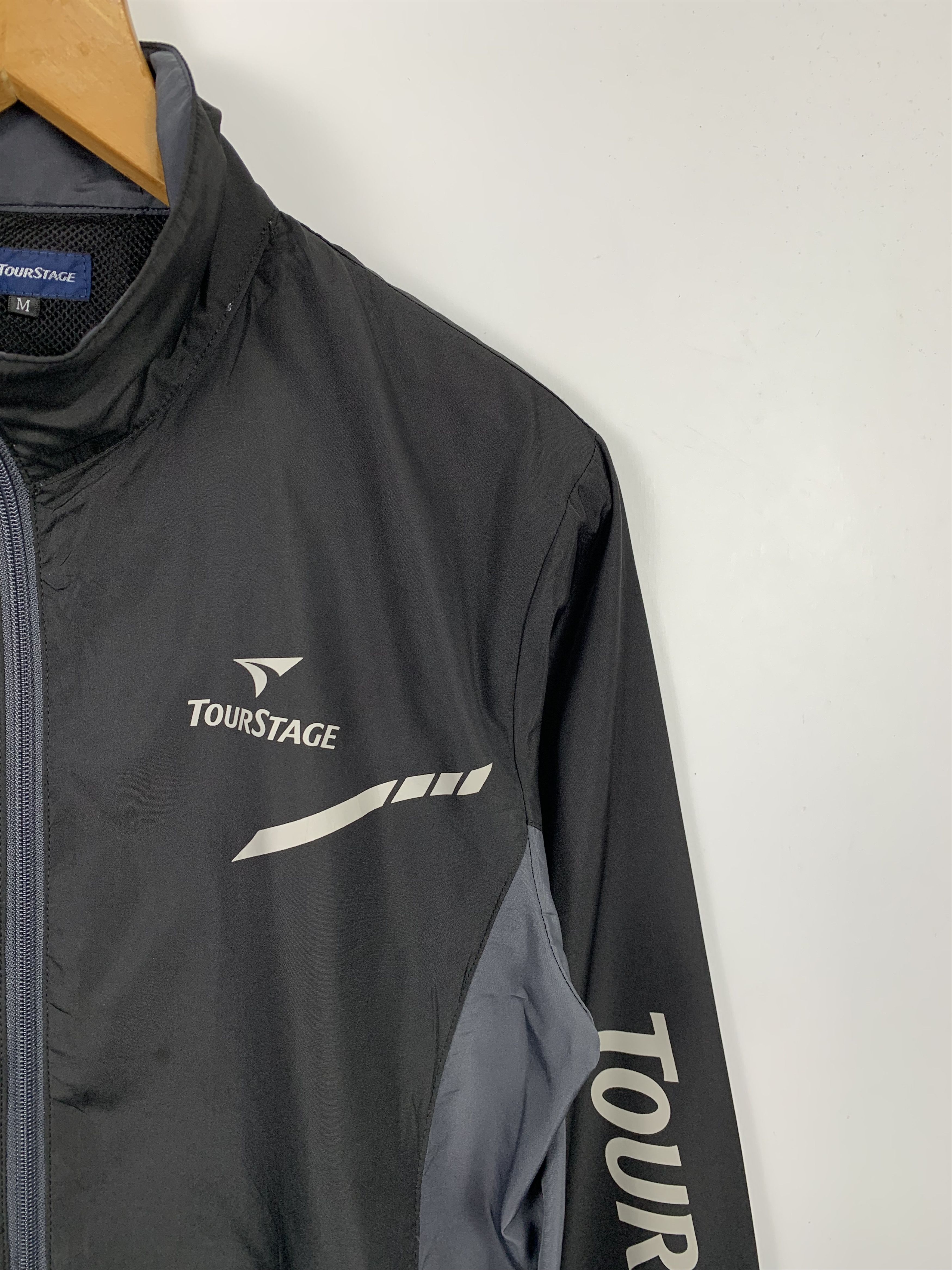 Japanese Brand Vintage Tour Stage Windbreaker Zip Up Size US S / EU 44-46 / 1 - 2 Thumbnail