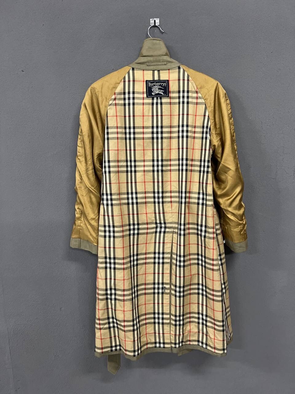 Burberry BURBERRYS’ TRENCH COAT NOVACHECK LINED Size US M / EU 48-50 / 2 - 13 Thumbnail
