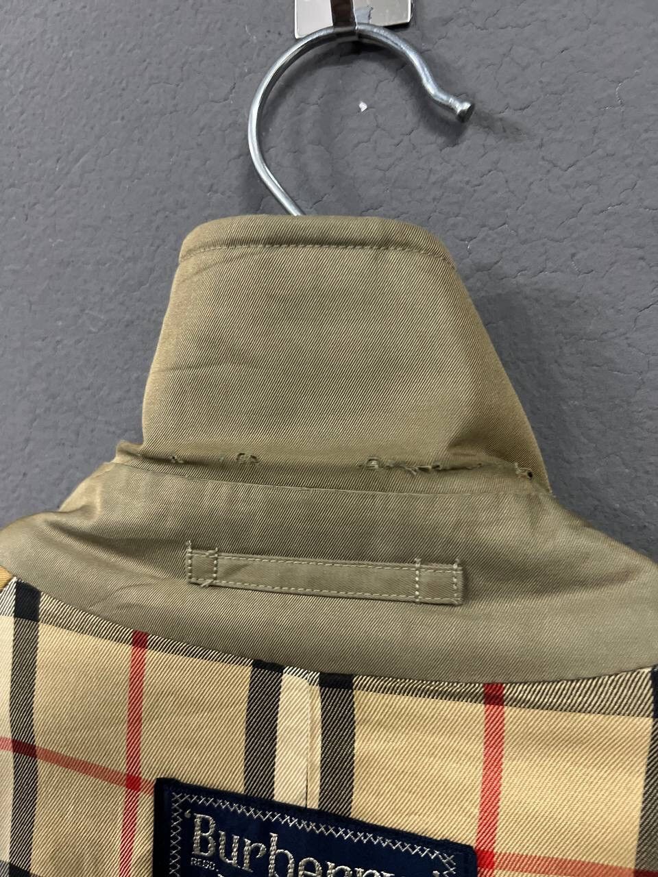 Burberry BURBERRYS’ TRENCH COAT NOVACHECK LINED Size US M / EU 48-50 / 2 - 14 Thumbnail
