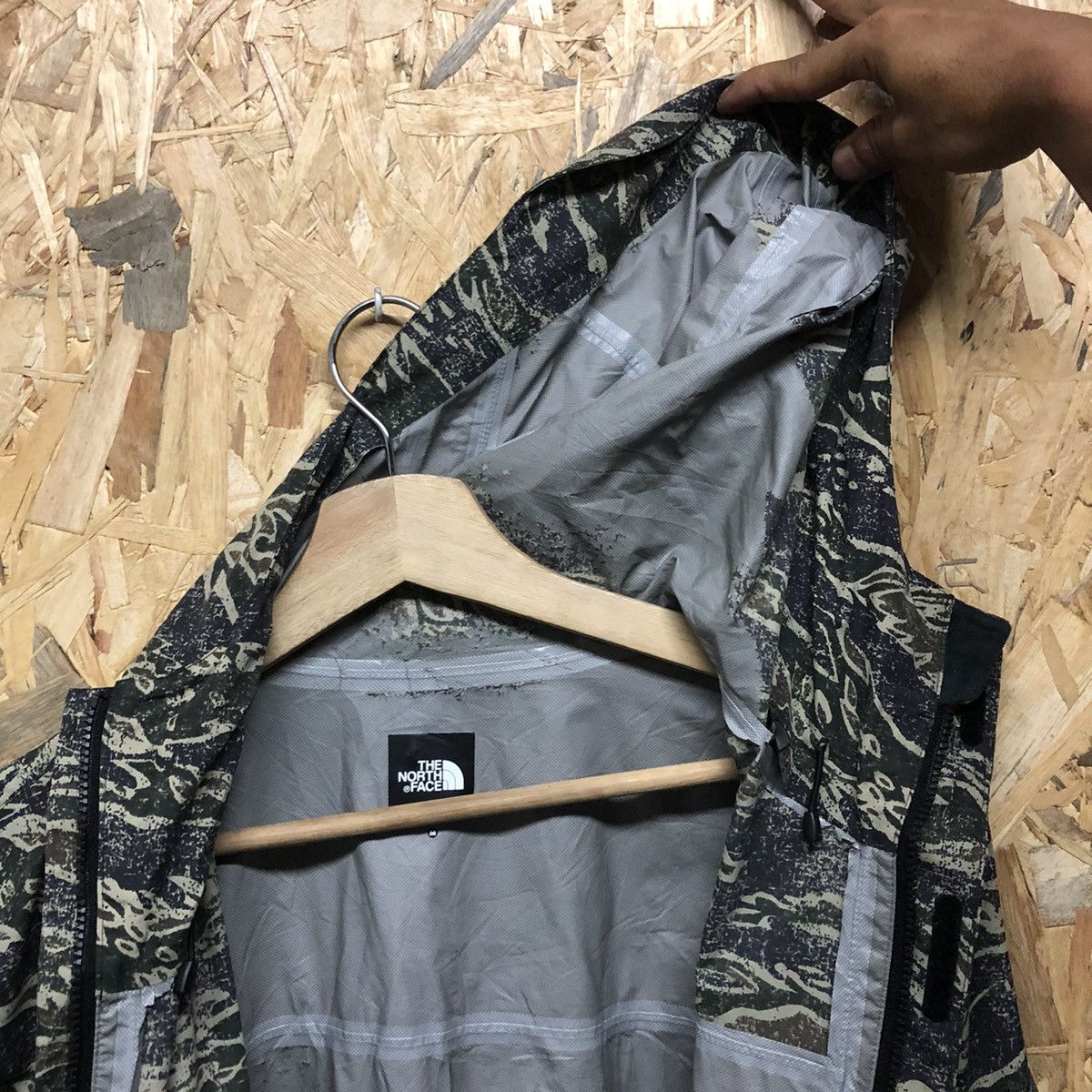 The North Face RARE THE NORTH FACE CAMO HOODIE Size US L / EU 52-54 / 3 - 14 Thumbnail