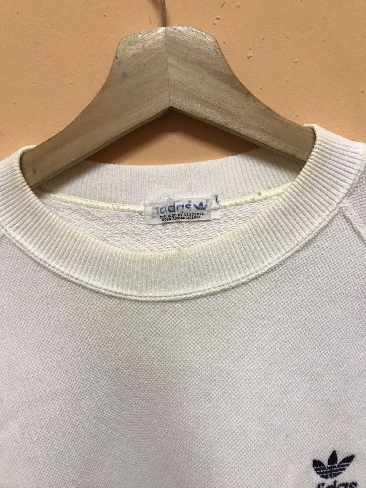 ‼️VTG ADIDAS SSHIRT 80s SIMPLE PATTERN