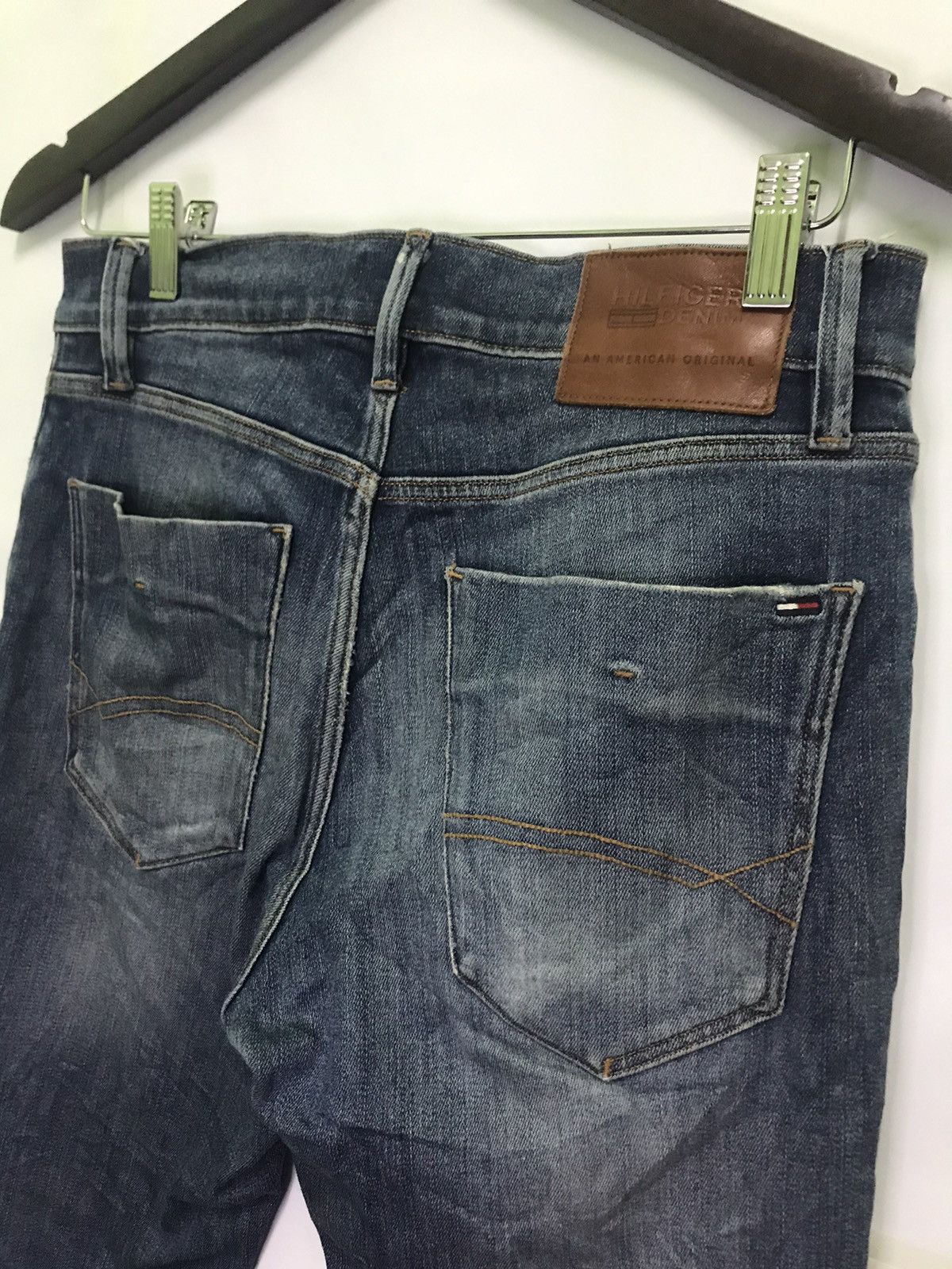 Tommy Hilfiger Vintage Slim Fit Distressed Blue Jeans Men’s Casual Denim Size US 30 / EU 46 - 3 Thumbnail
