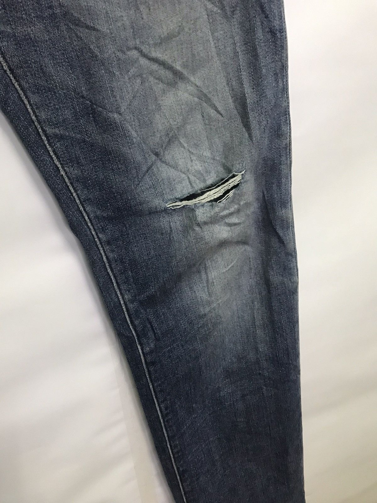 Tommy Hilfiger Vintage Slim Fit Distressed Blue Jeans Men’s Casual Denim Size US 30 / EU 46 - 8 Thumbnail