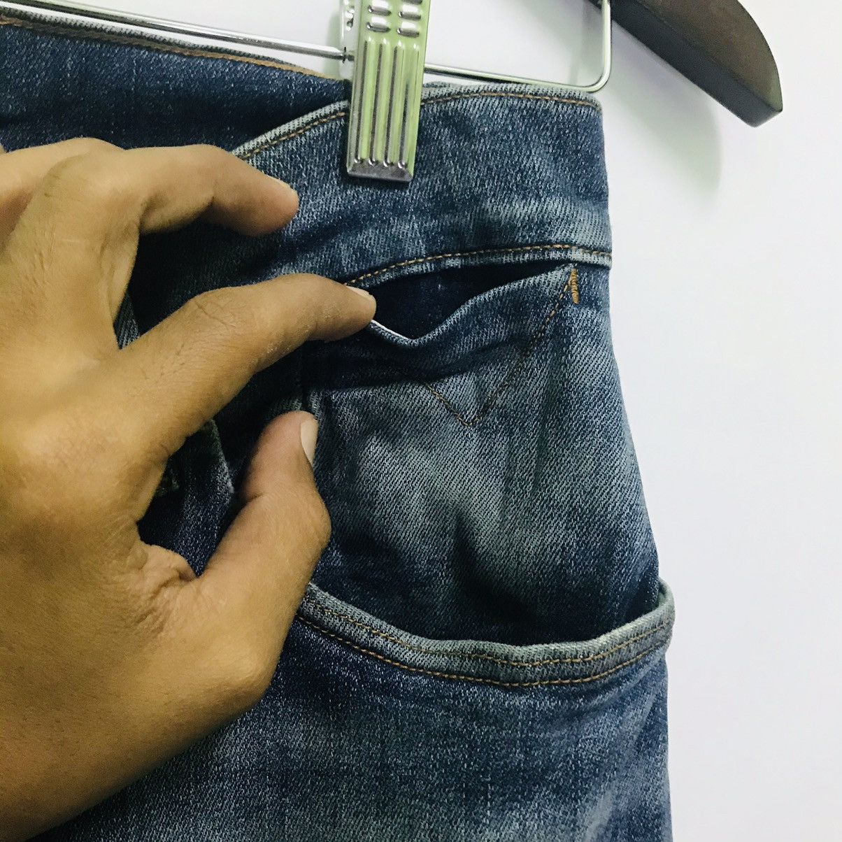 Tommy Hilfiger Vintage Slim Fit Distressed Blue Jeans Men’s Casual Denim Size US 30 / EU 46 - 11 Thumbnail