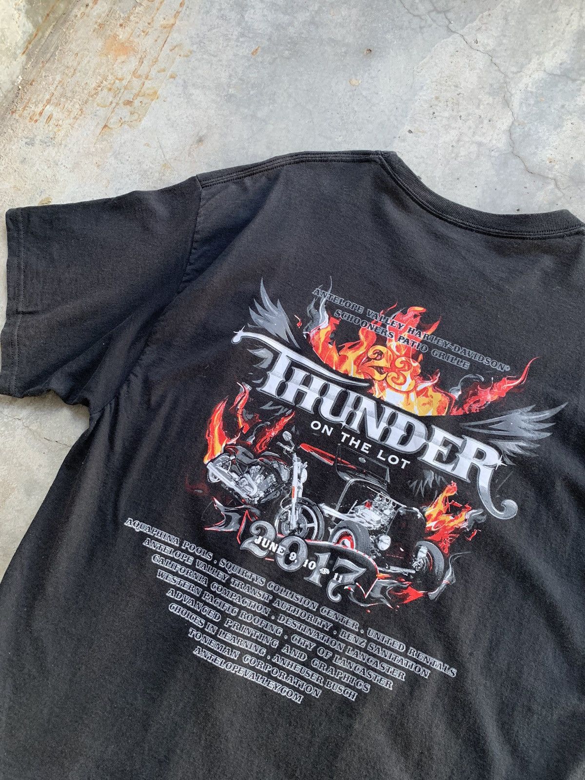 Harley Davidson ThRASHED Faded Harley Davidson Thunder Bike Printed Tshirt Size US XL / EU 56 / 4 - 2 Thumbnail