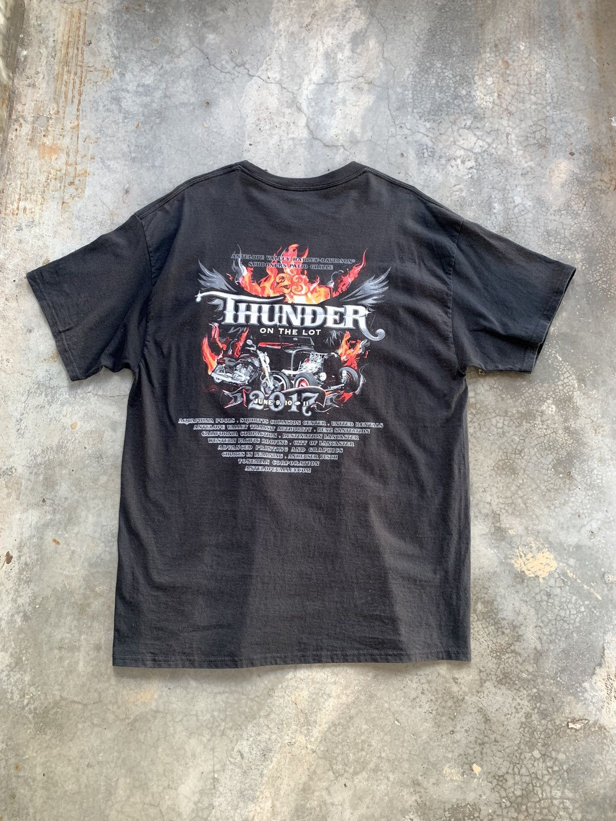Harley Davidson ThRASHED Faded Harley Davidson Thunder Bike Printed Tshirt Size US XL / EU 56 / 4 - 1 Thumbnail