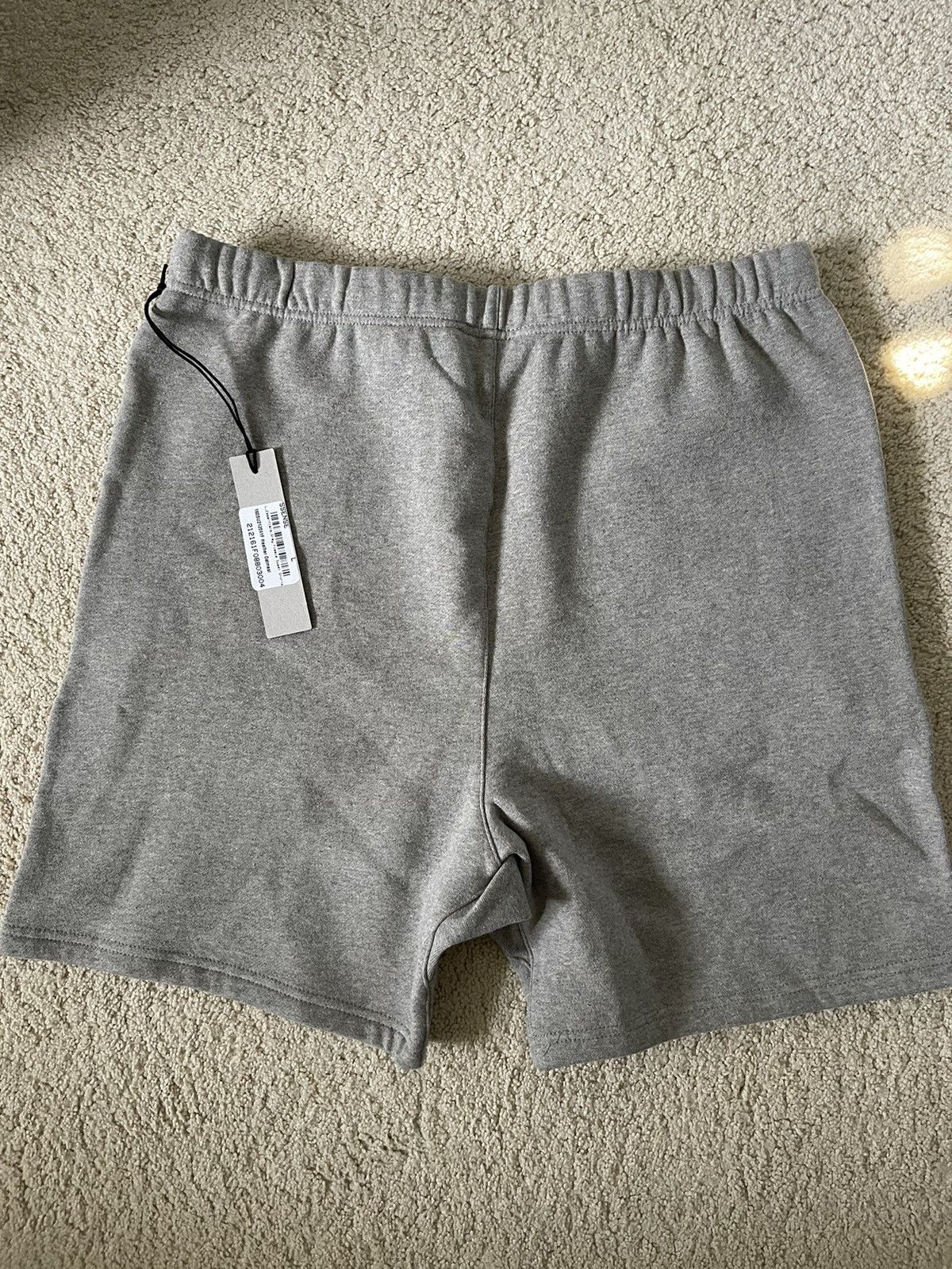 FOG × Fear of God × Pacsun Fear of God ESSENTIALS Heather Oat Sweat Shorts FW21 Sz (L) Size US 34 / EU 50 - 4 Thumbnail