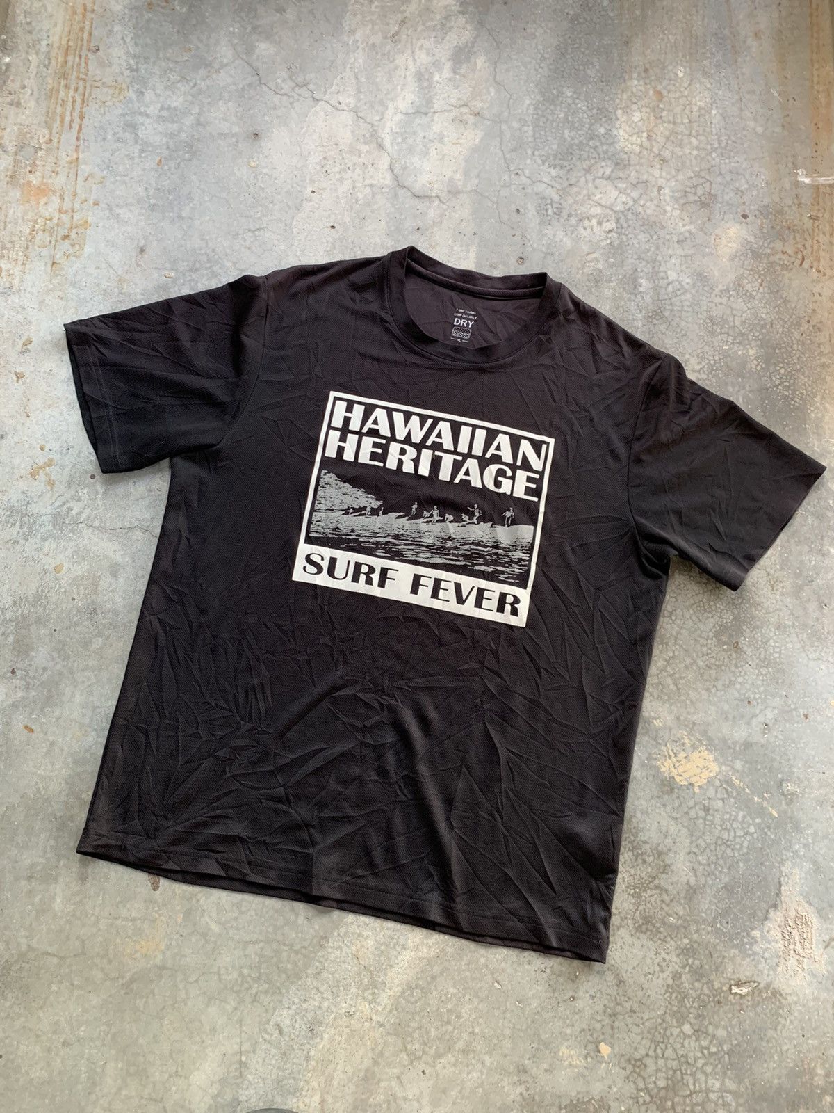 image of Surf Style x Vintage Hawaiian Heritage Surf Fever Quickdry Tshirt in Black, Men's (Size XL)