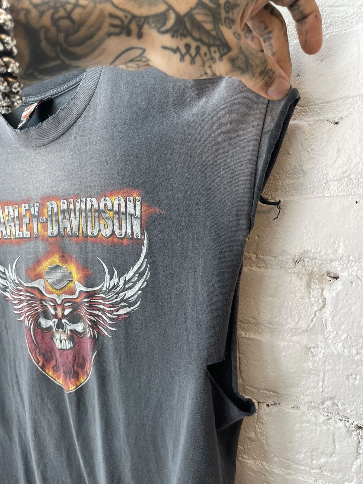 Harley Davidson × Vintage Vintage THRASHED Harley Davidson Skull Tank Top Cut Shirt Size US XL / EU 56 / 4 - 5 Thumbnail