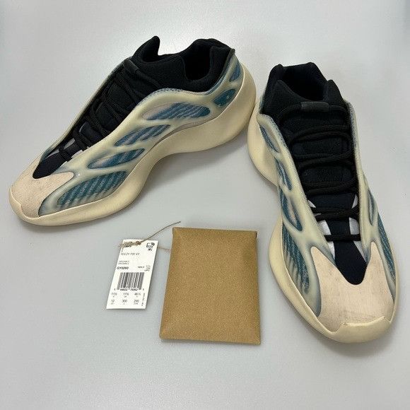 ADIDAS YEEZY 700 V3 BOOST KANYE WEST KYANITE SIZE 12