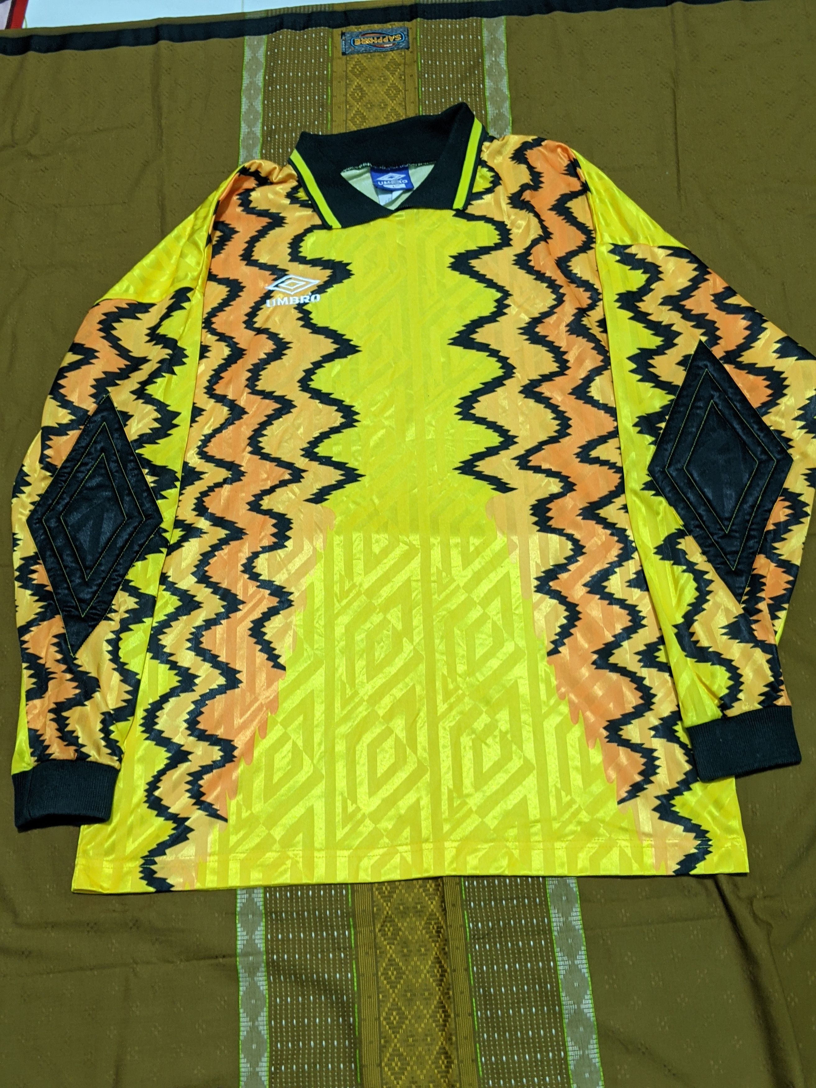 Umbro England 92-93 goalkeeper template Jersey football shirt Size US L / EU 52-54 / 3 - 1 Thumbnail