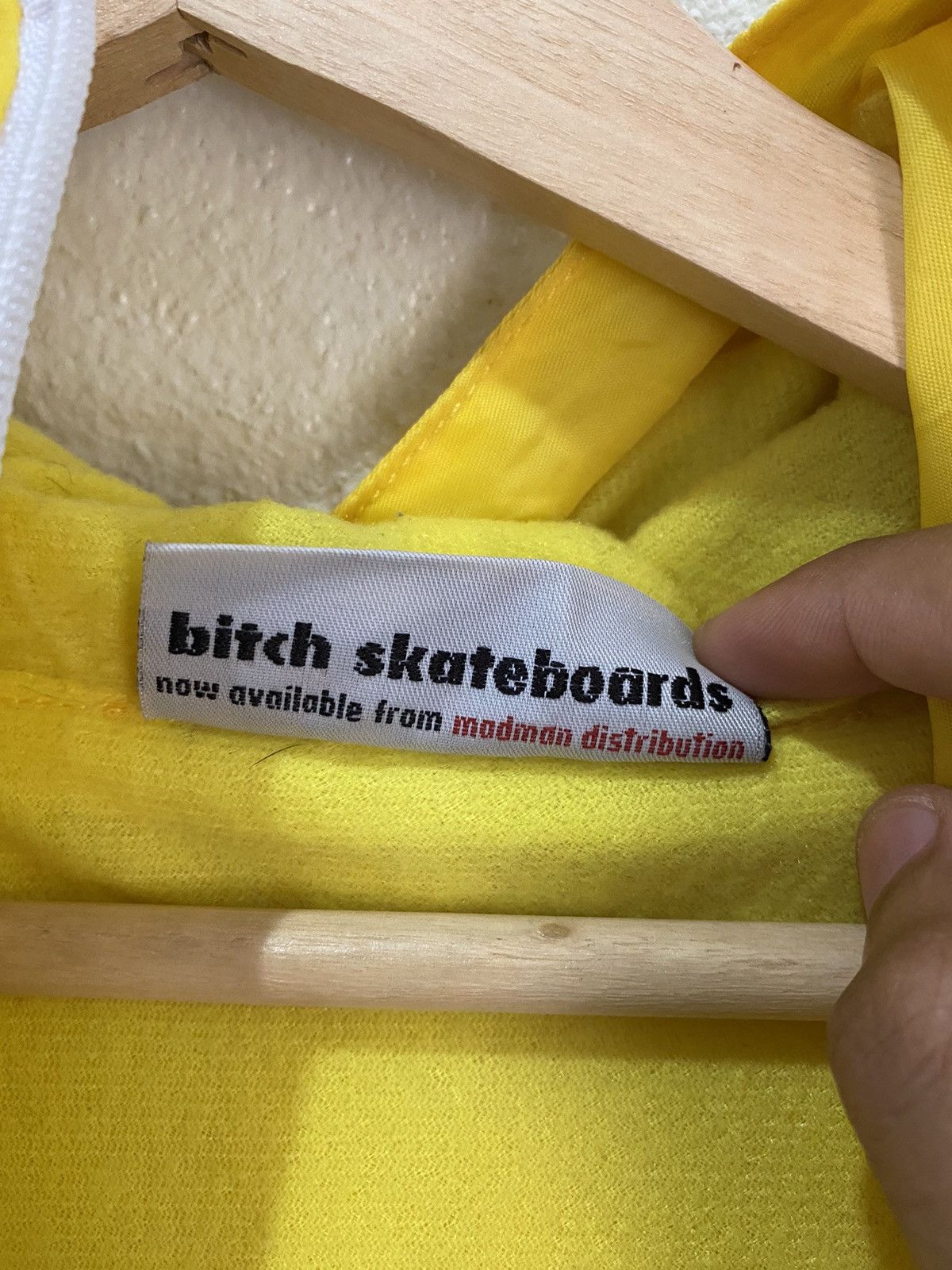 Powell Peralta Bitch Skateboard Light Yellow Nylon Hood Jacket Size US XL / EU 56 / 4 - 4 Thumbnail
