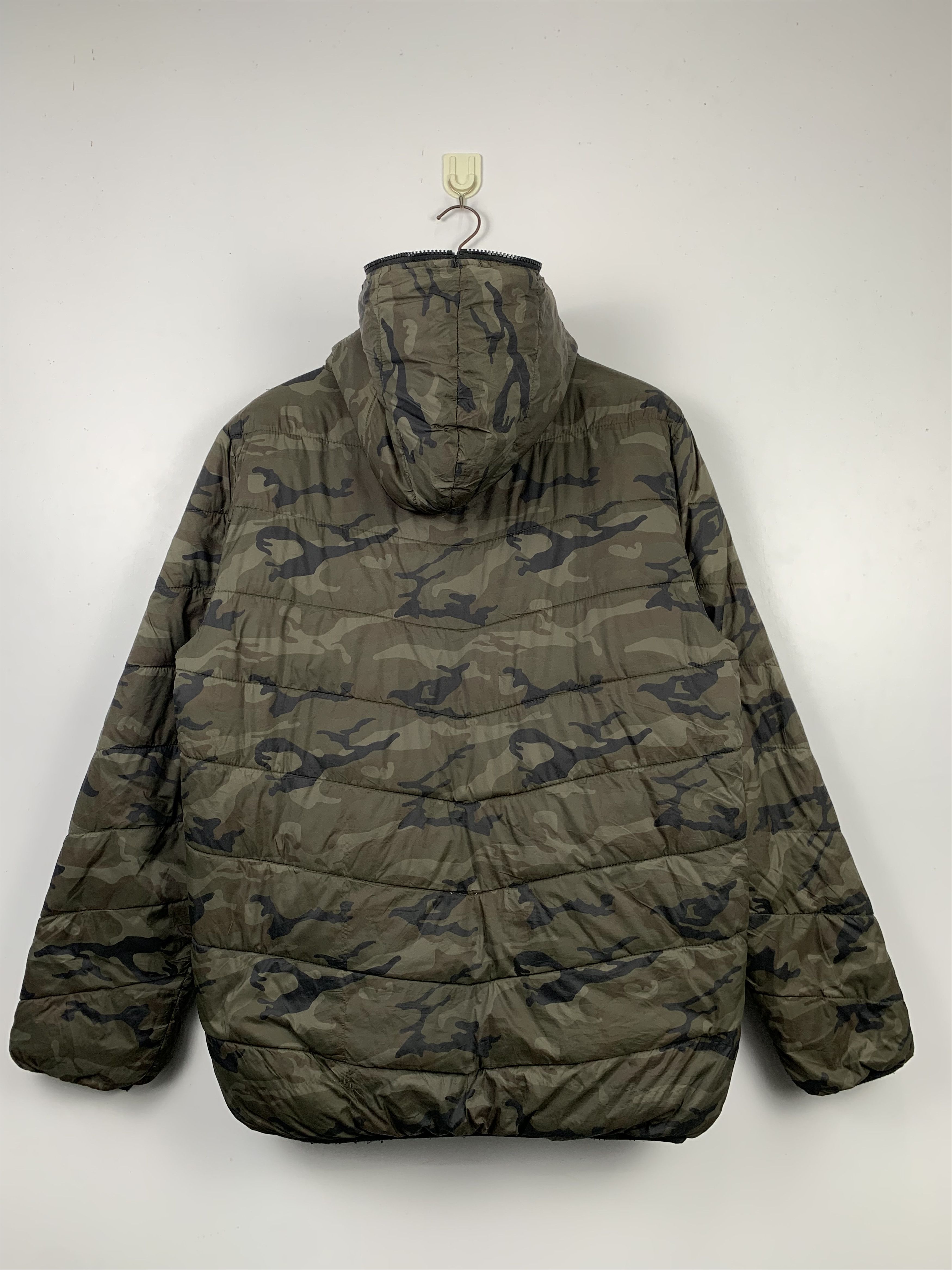 Japanese Brand Vintage Japanese Brand Puffer Camouflage Reversible Jacket Size US M / EU 48-50 / 2 - 7 Thumbnail