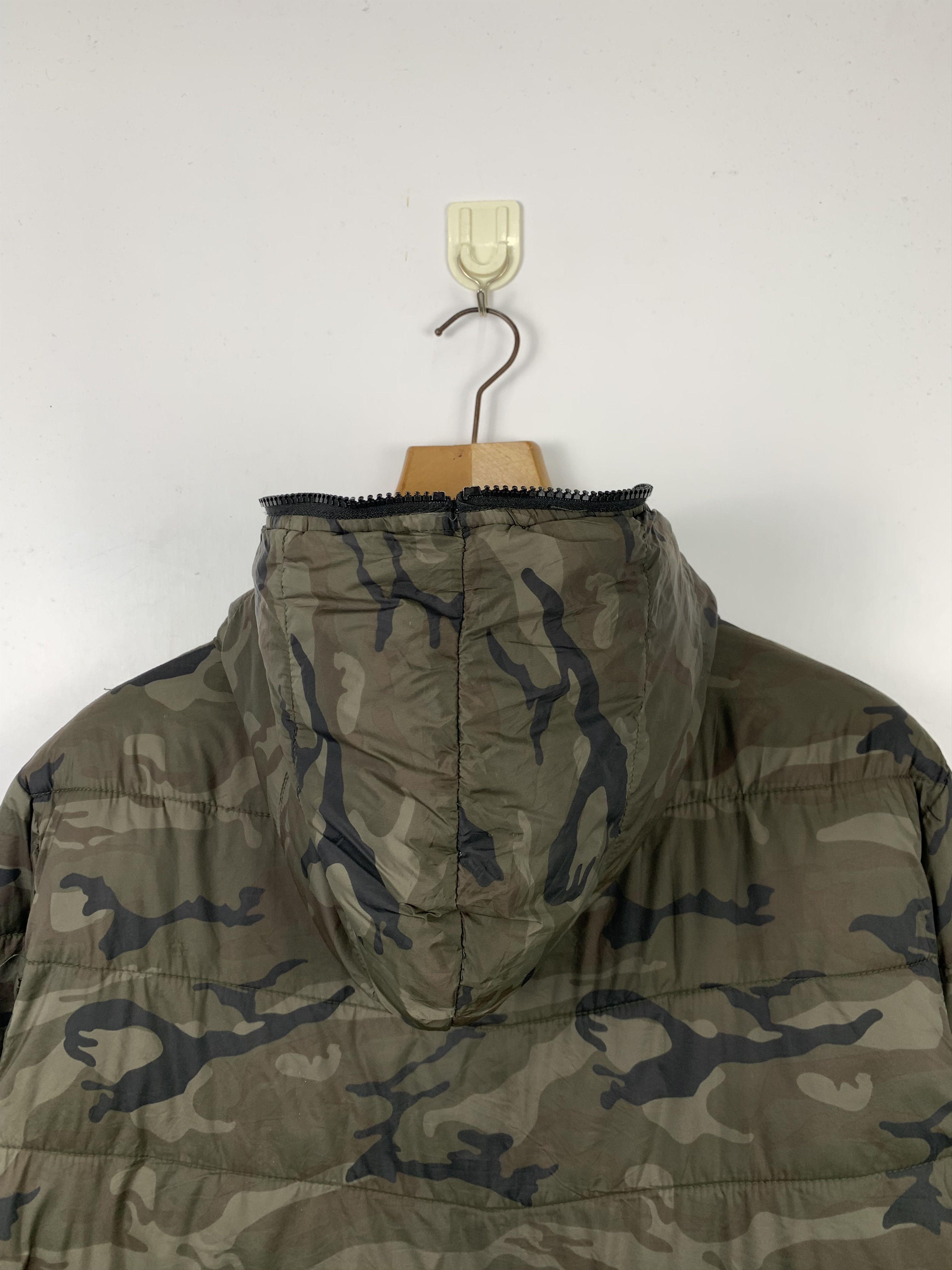 Japanese Brand Vintage Japanese Brand Puffer Camouflage Reversible Jacket Size US M / EU 48-50 / 2 - 8 Thumbnail