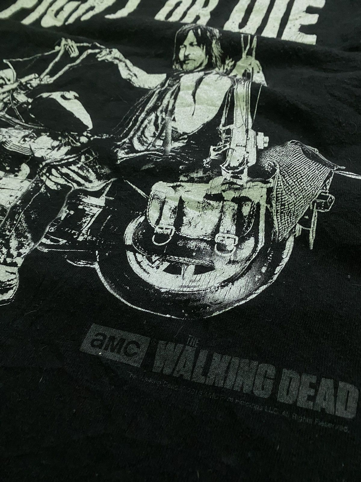 Vintage The walking Death Movie series Daryl Zombie Fight Shirt Size US XL / EU 56 / 4 - 3 Thumbnail