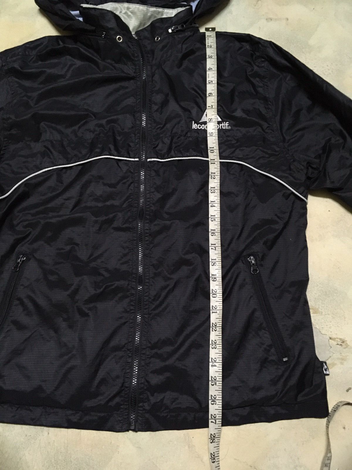 Le Coq Sportif Vintage Le Coq Sportif Black Windbreaker Light Jacket Size US M / EU 48-50 / 2 - 10 Thumbnail