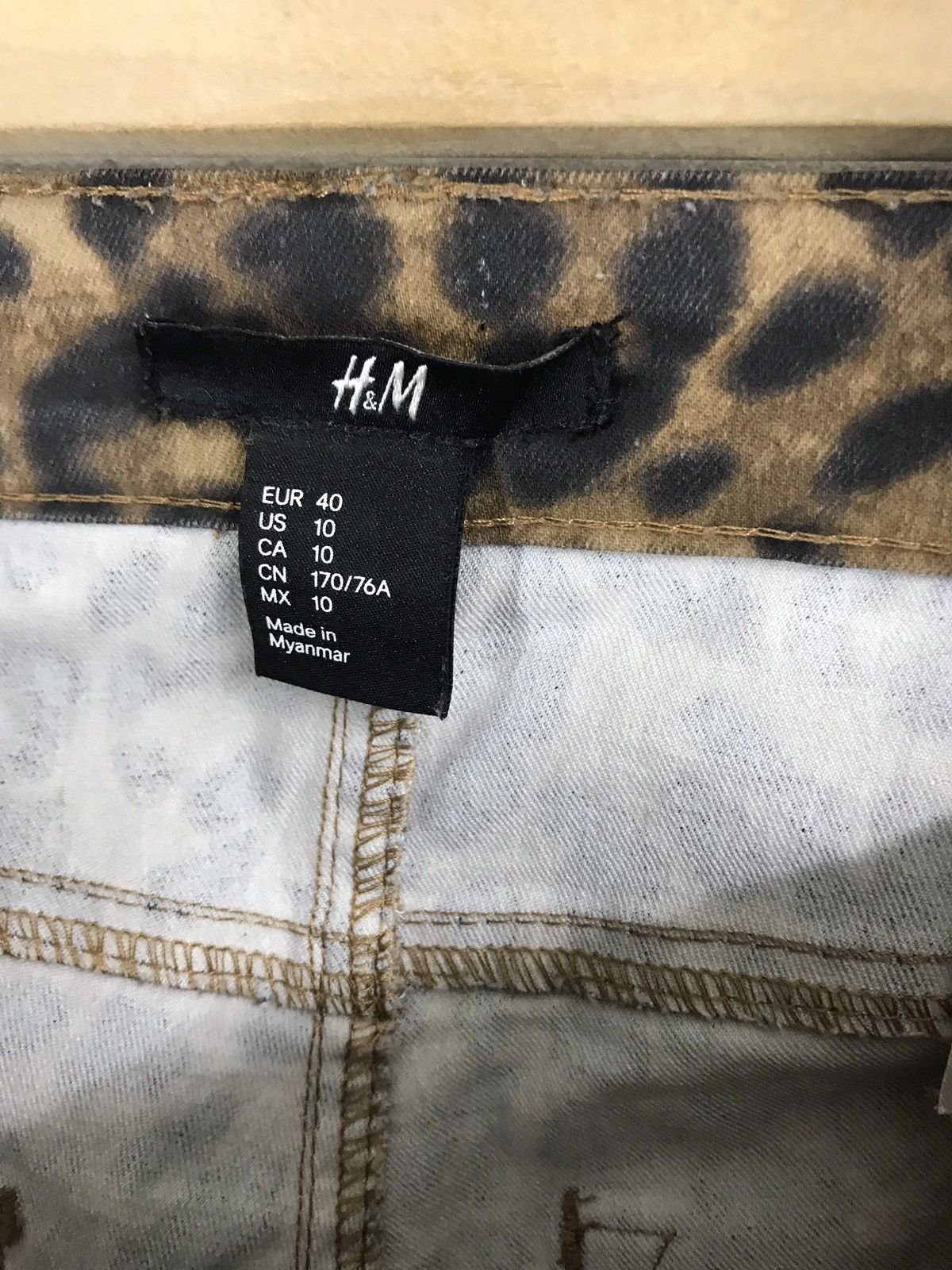 H&M H&m Leopard Printed Skinny Pants Size US 30 / EU 46 - 4 Thumbnail