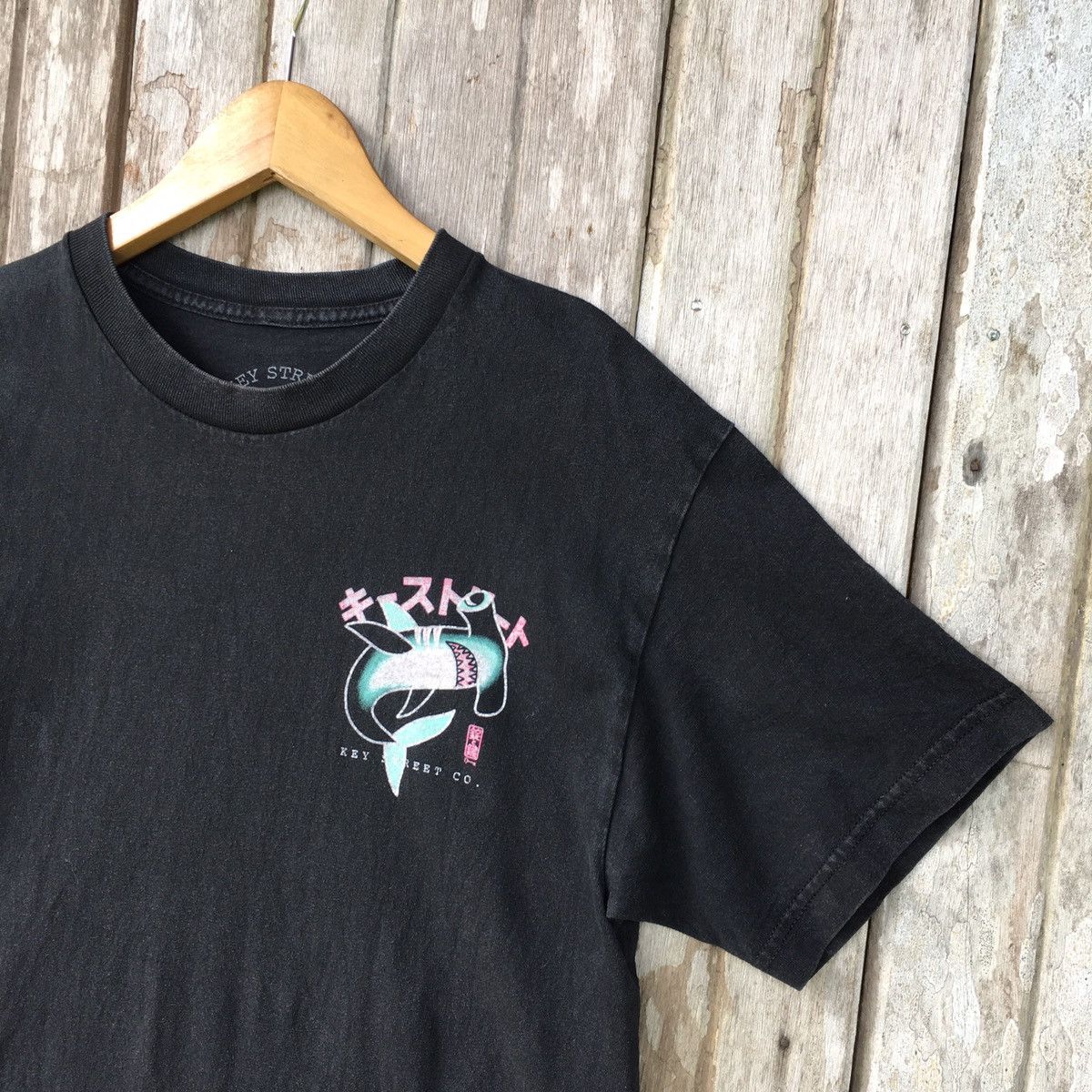 Zumiez Thrashed Faded Street Key Co. Skateboard ERD GRUNGE TSHIRT Size US M / EU 48-50 / 2 - 3 Thumbnail