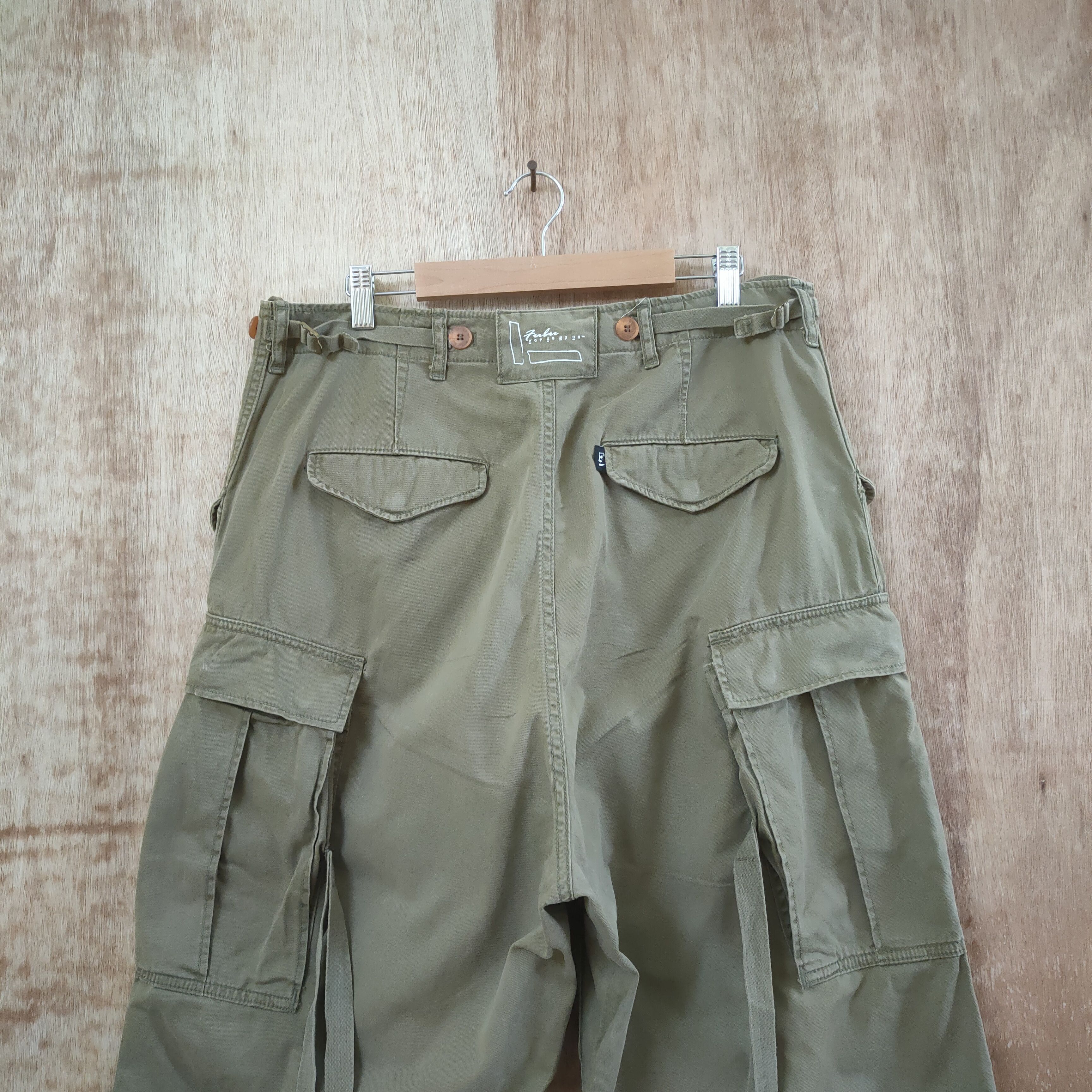 Fubu FUBU FOR US BY US VINTAGE BONDAGE BAGGY CARGO PANTS Size US 34 / EU 50 - 8 Thumbnail
