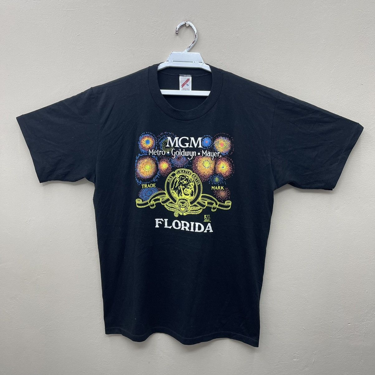 Cartoon Network Vintage 90s MGM Metro Goldwyn Mayer Fireworks Lion T-Shirt Size US XL / EU 56 / 4 - 1 Thumbnail