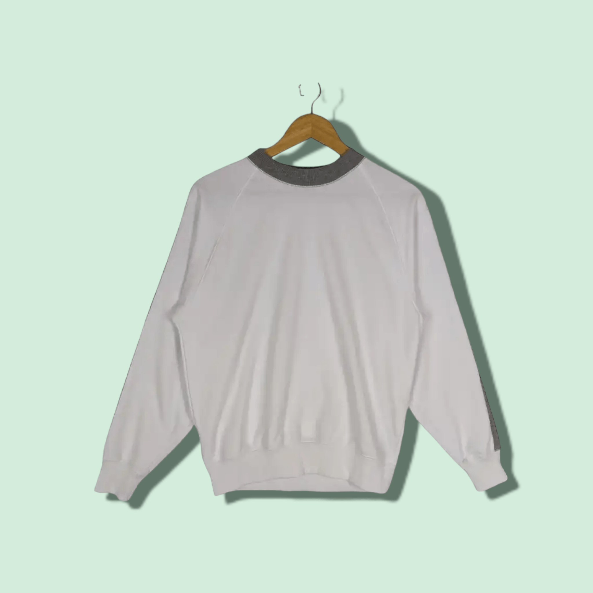 Japanese Brand × Uniqlo Vintage 2000's UNIQLO White Plain Jumper Sweatshirt Size US S / EU 44-46 / 1 - 1 Thumbnail