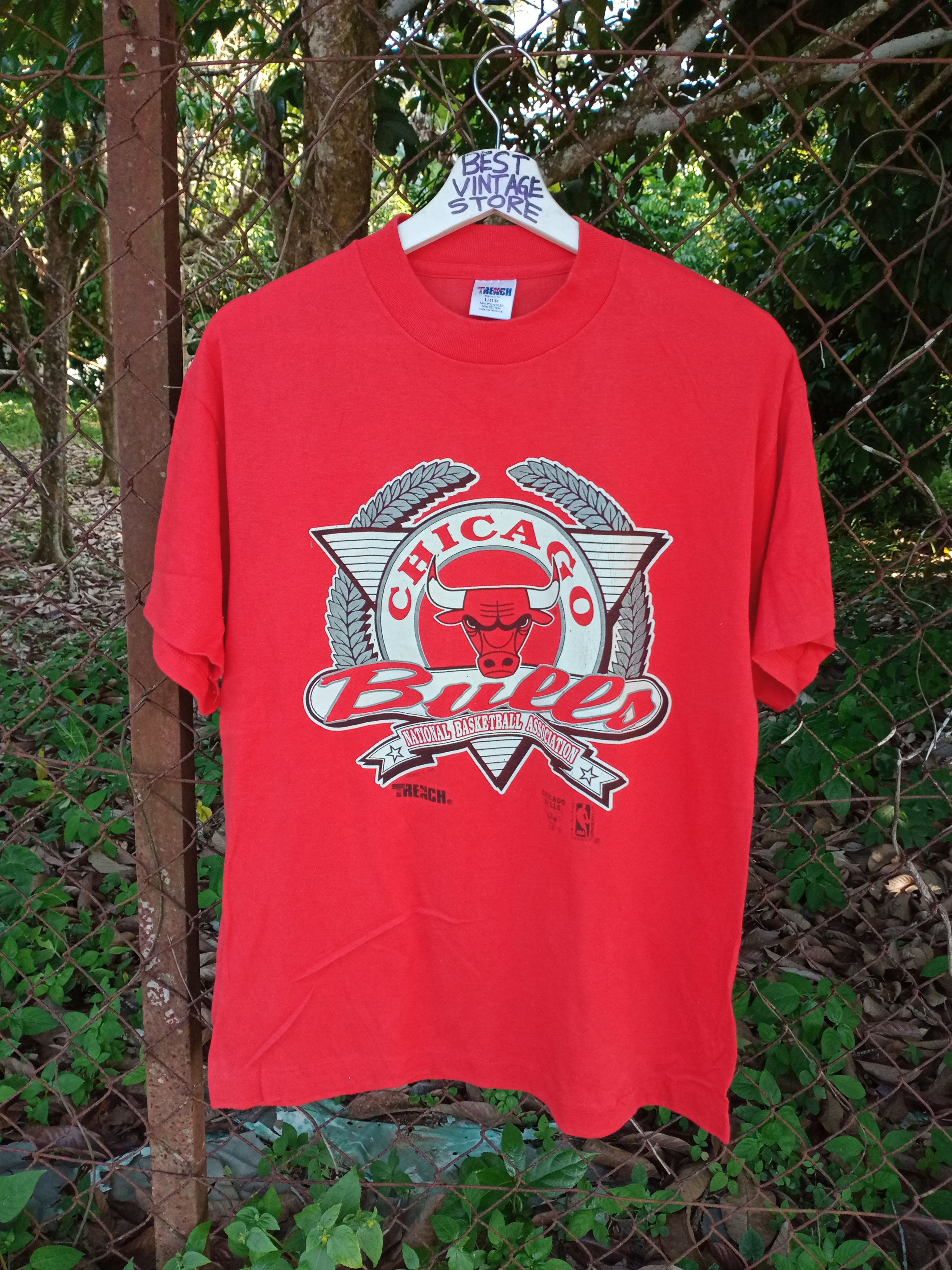 NBA Vintage Chicago Bulls Tshirt big logo Size US M / EU 48-50 / 2 - 1 Thumbnail