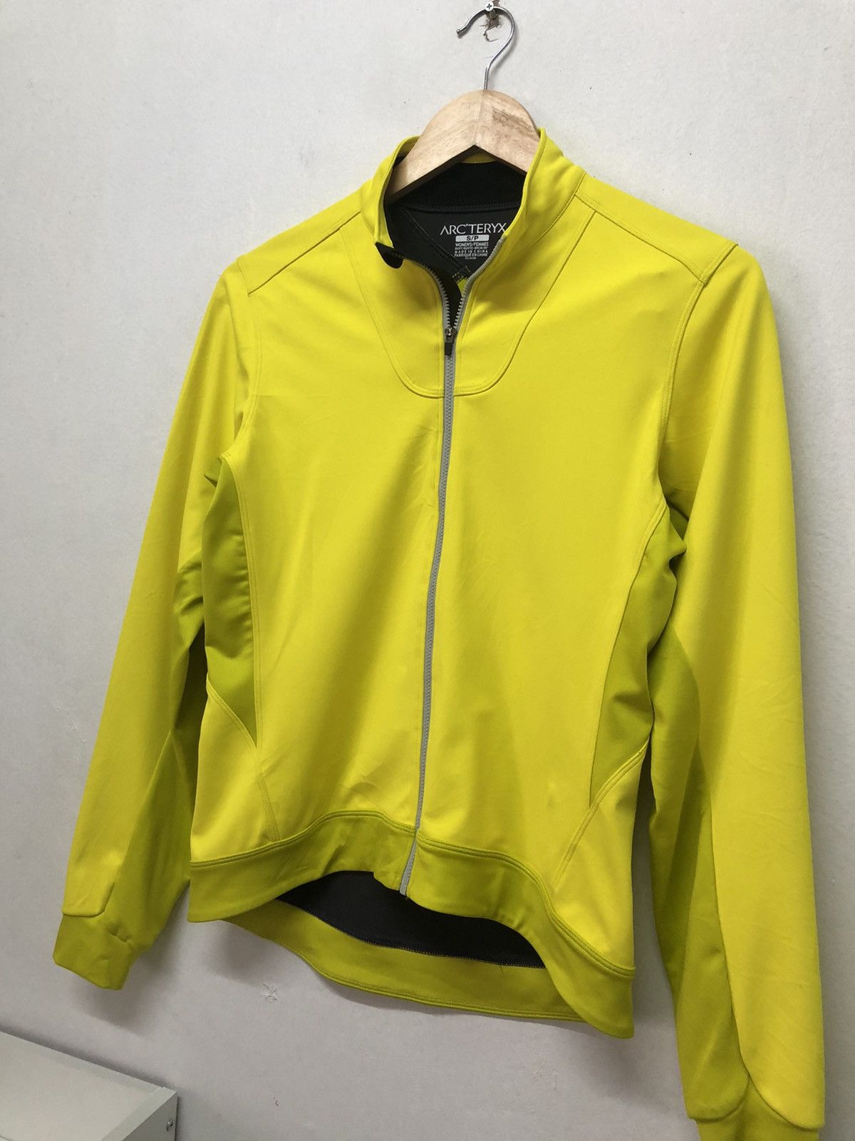 Arc'teryx Arc'Teryx Small Logo Back Windstopper Jackets Women Size S / US 4 / IT 40 - 10 Thumbnail