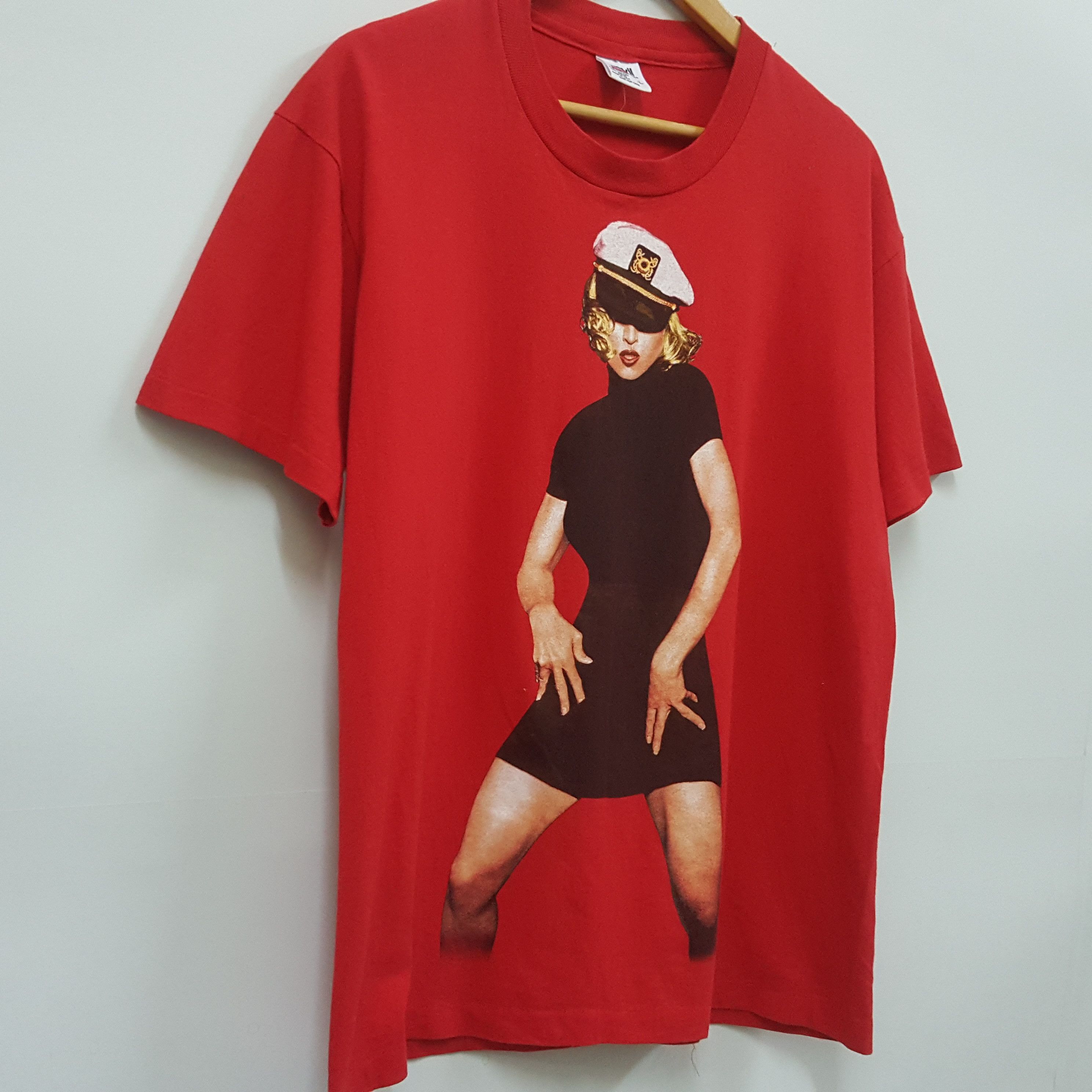 Band Tees × Vintage Vintage 90's MADONNA the Girlie Show Queen of Pop tees USA Size US L / EU 52-54 / 3 - 3 Thumbnail