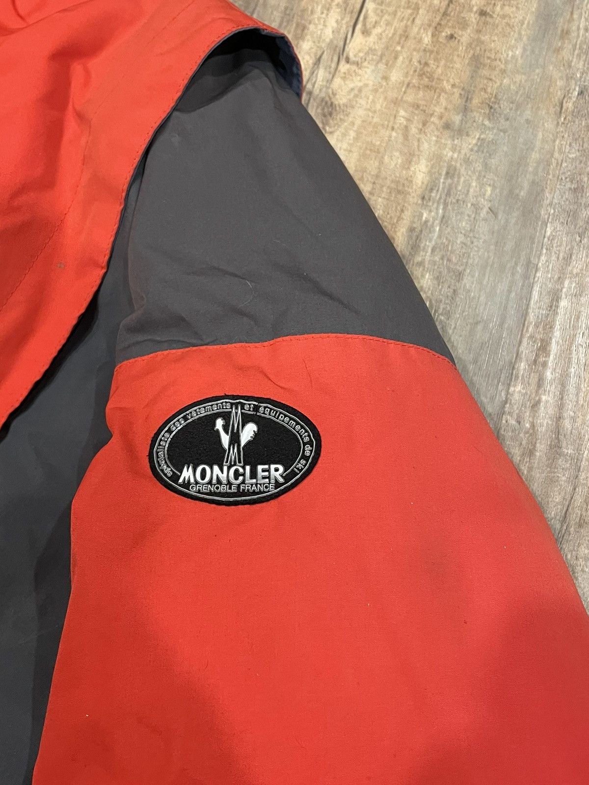 Moncler Vintage Moncler Grenoble Red Down Puffer Jacket Logo ASICS Size US S / EU 44-46 / 1 - 2 Thumbnail