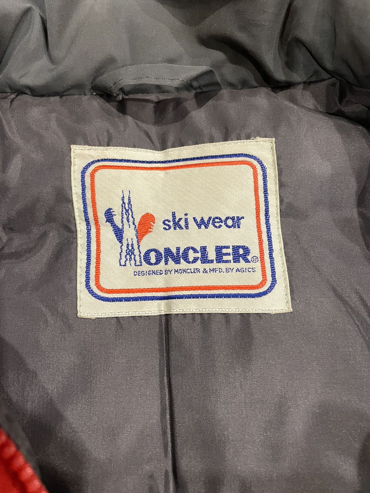 Moncler Vintage Moncler Grenoble Red Down Puffer Jacket Logo ASICS Size US S / EU 44-46 / 1 - 8 Thumbnail