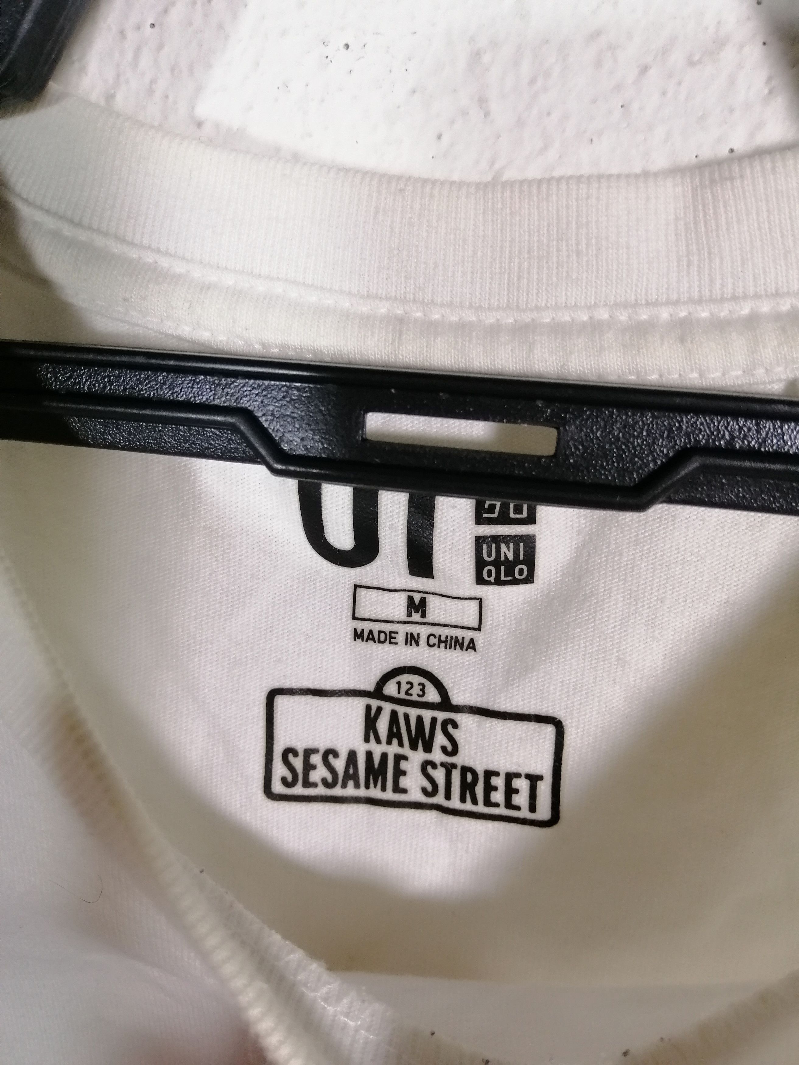 Japanese Brand × Kaws KAWS X SESAME STREET X UNIQLO Size US M / EU 48-50 / 2 - 6 Thumbnail