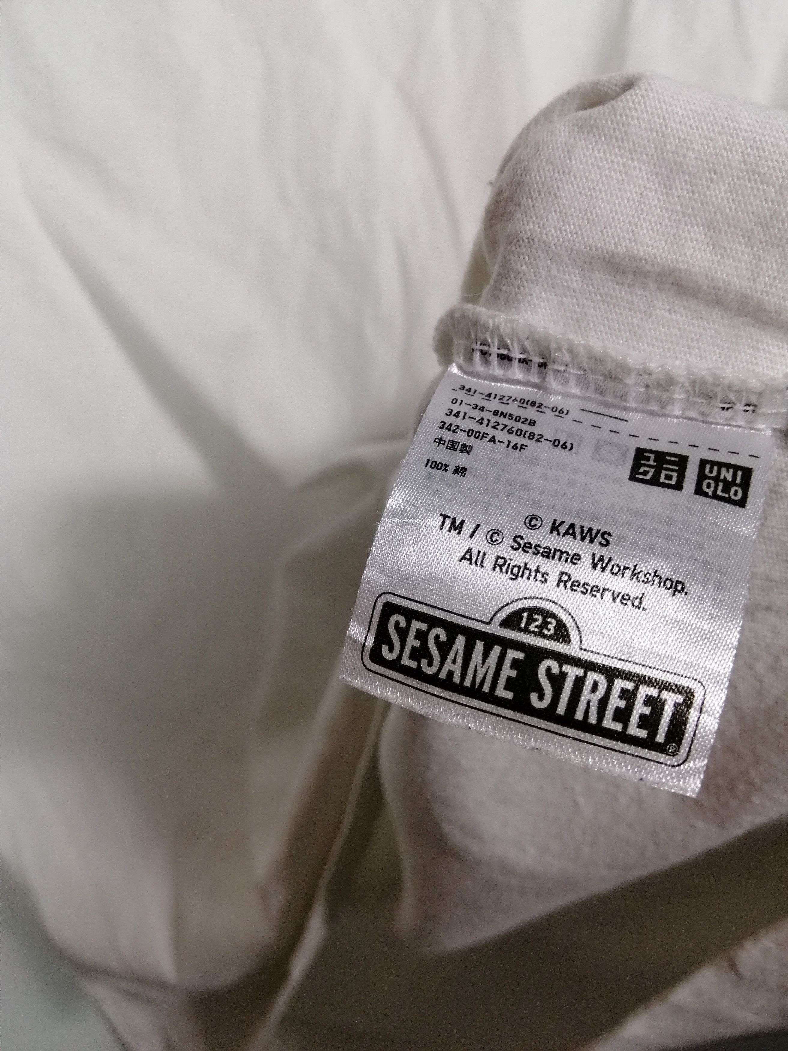 Japanese Brand × Kaws KAWS X SESAME STREET X UNIQLO Size US M / EU 48-50 / 2 - 4 Thumbnail