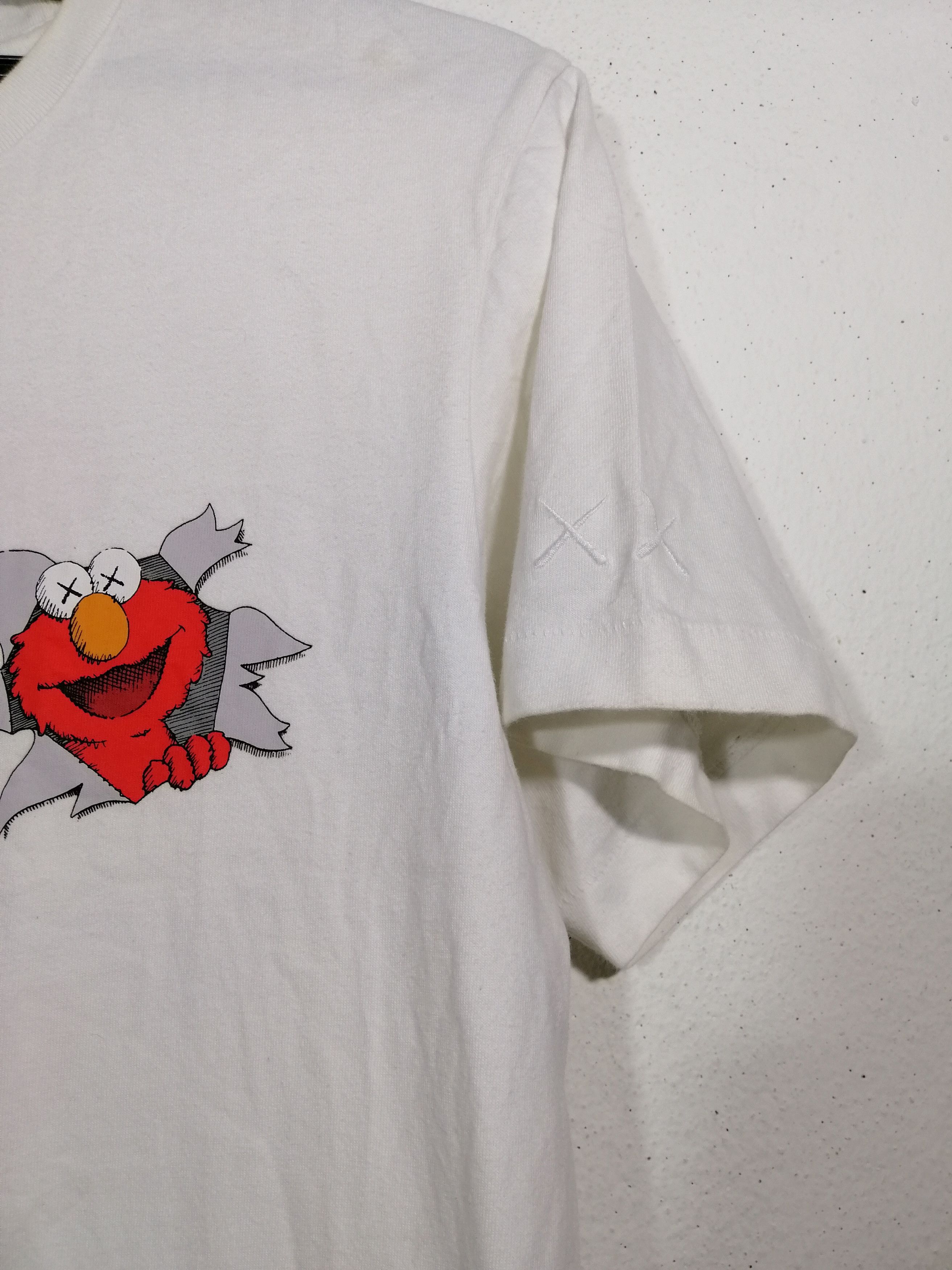 Japanese Brand × Kaws KAWS X SESAME STREET X UNIQLO Size US M / EU 48-50 / 2 - 7 Thumbnail