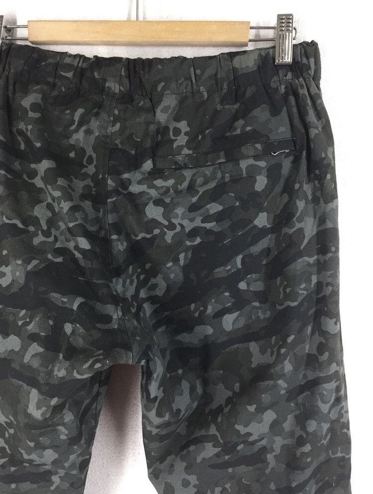 Uniqlo Uniqlo Night Camouflage Parachute Outdoor Jogger Size US 30 / EU 46 - 7 Thumbnail